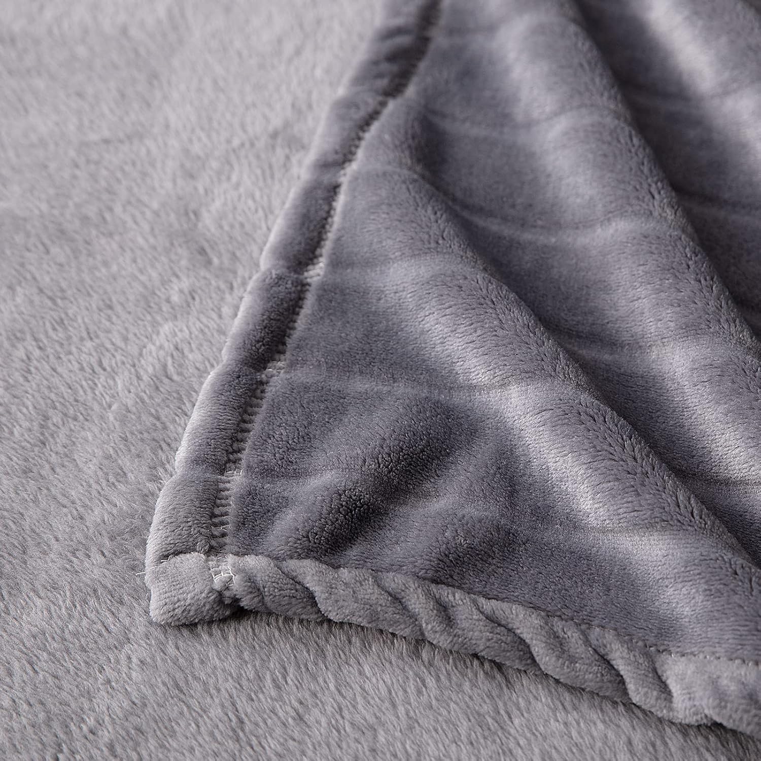 Bertte – Manta afelpada supersuave, ligera y acogedora, de 330GSM con patrón de rayas para cama o sofá, tamaño king 102 x 90pulgadas, color gris