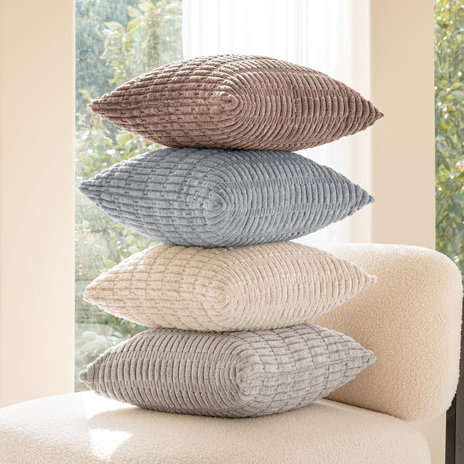 Softalker Juego de 4 fundas de almohada de pana suave a rayas bohemias de 22 x 22 pulgadas, fundas decorativas modernas para sofá, dormitorio y sala