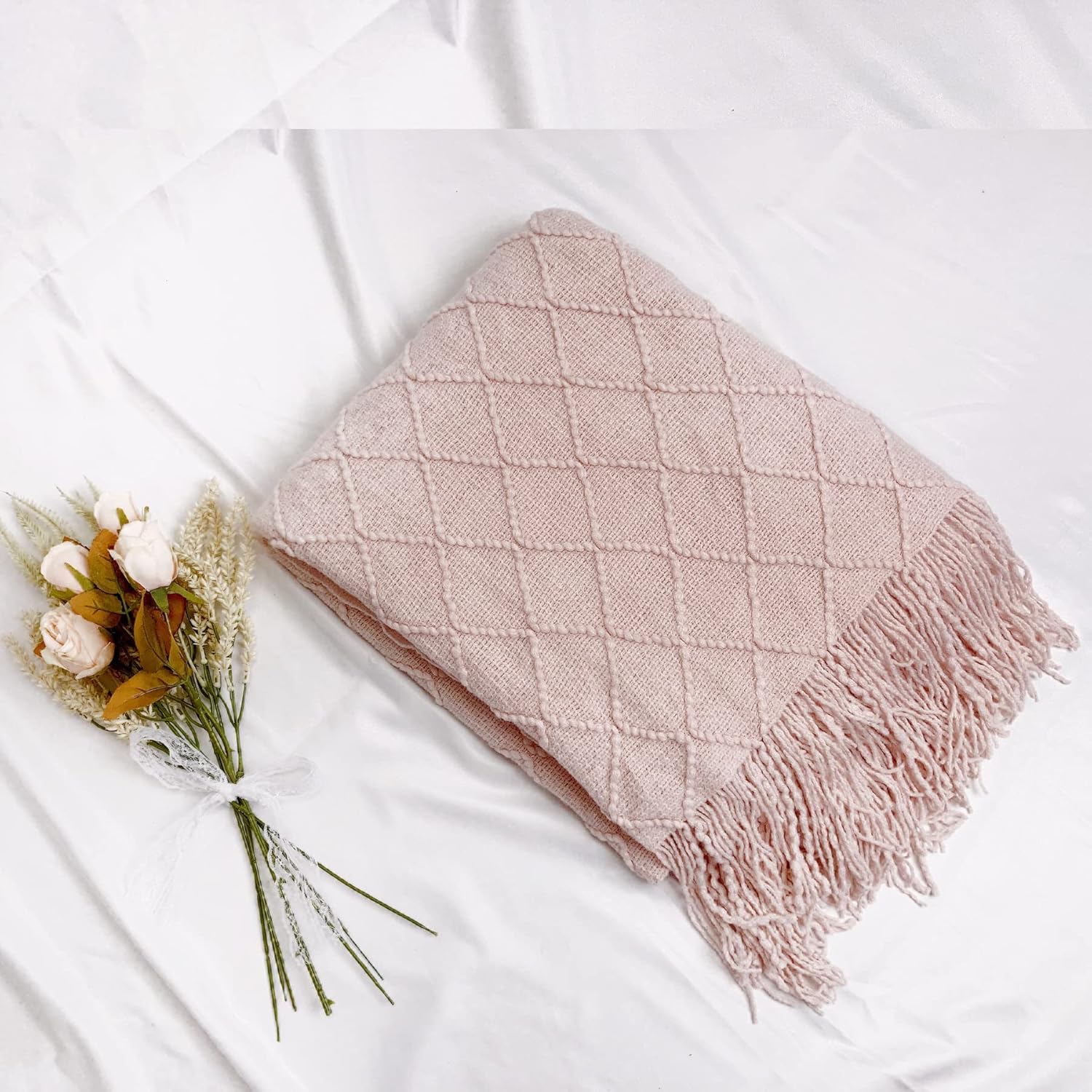 1 manta de punto de 50 x 60 pulgadas, diseño de rombos rosados, suave, cálida y bohemia con borlas para mujeres, hombres. Adecuado para viajes,