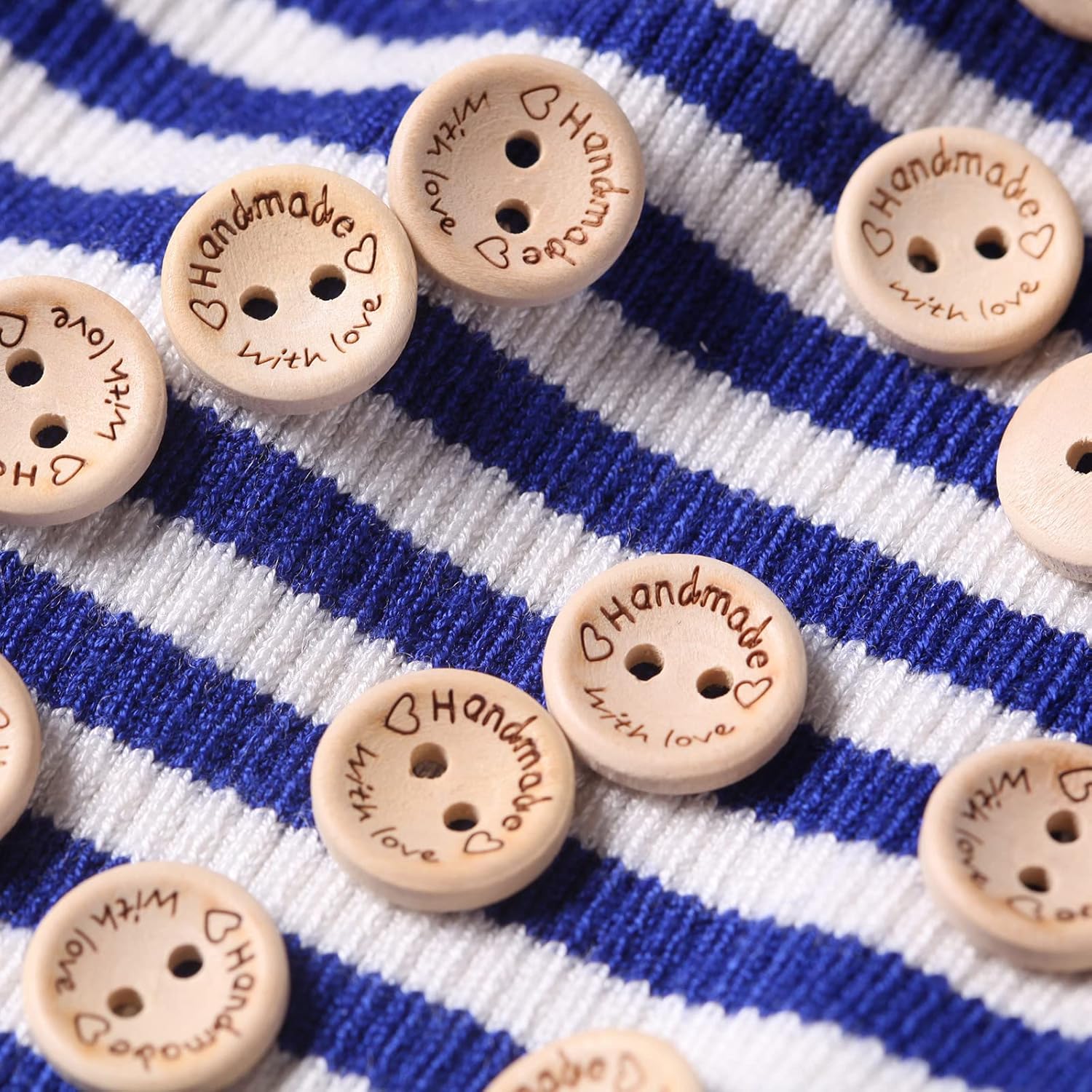100 botones de madera de 34 pulgadas para manualidades, 2 agujeros, forma redonda, de madera, hechos a mano, con botones de amor, botones de madera