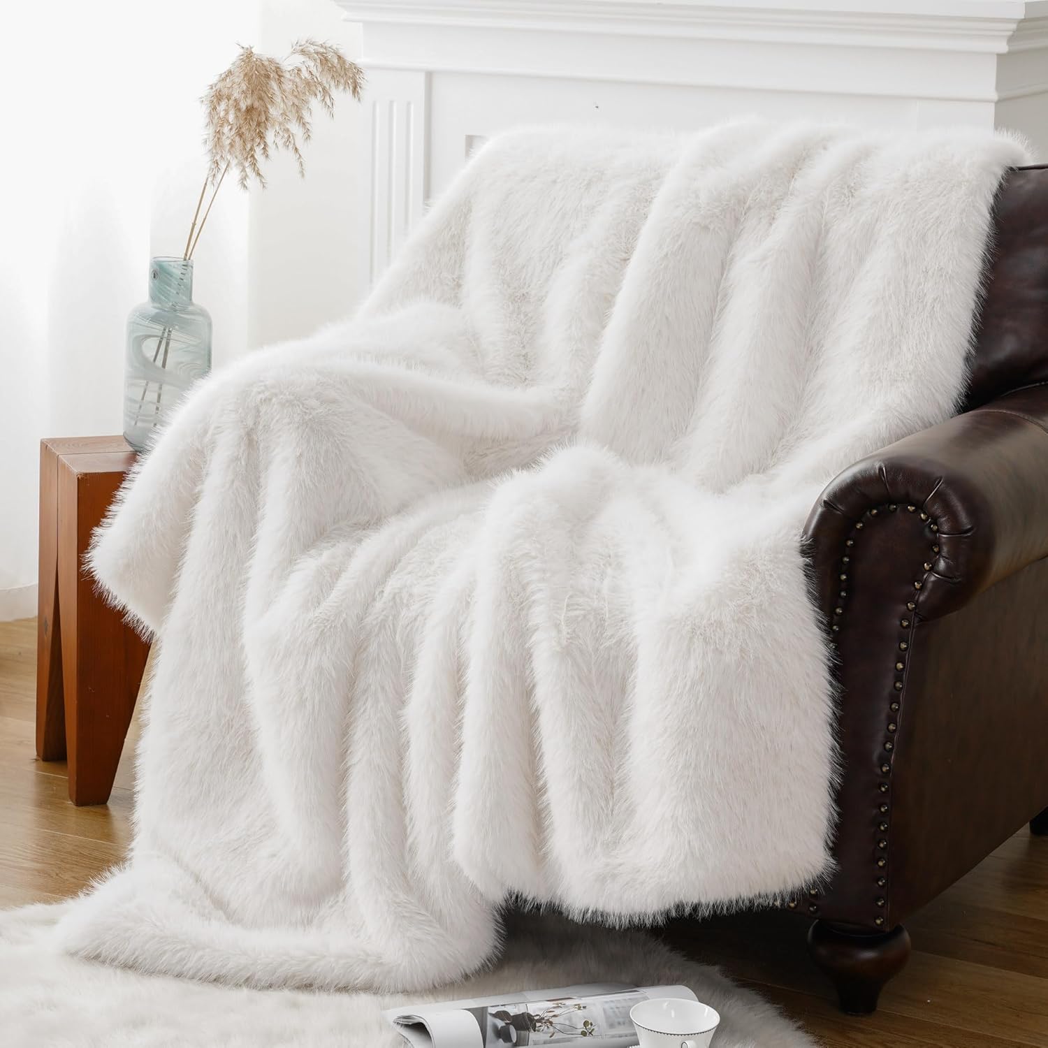 BATTILO HOME Manta de piel sintética blanca de lujo, esponjosa, acogedora, suave y cálida para sofá, silla, cama, manta de felpa de pelo largo con
