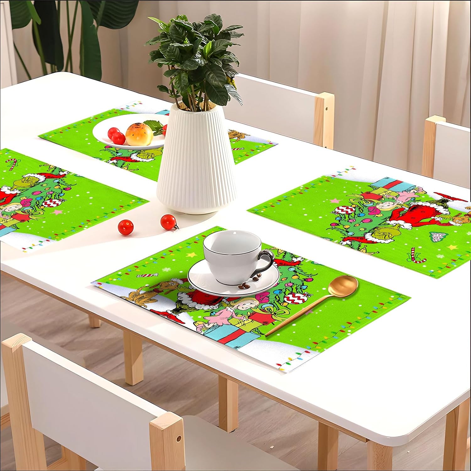 Nepnuser Juego de 4 manteles individuales con texto en inglés Merry Christmas de Whoville Grinchmas, Navidad, invierno, vacaciones, fiestas