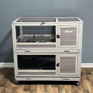 Conejera para interiores y exteriores, bandeja extraíble para conejillos de indias con malla de alambre inferior, sobre ruedas (Gery) 39.4 pulgadas Conejera para interiores y exteriores, bandeja extraíble para conejillos de indias con malla de alambre inferior, sobre ruedas (Gery) 39.4 pulgadas