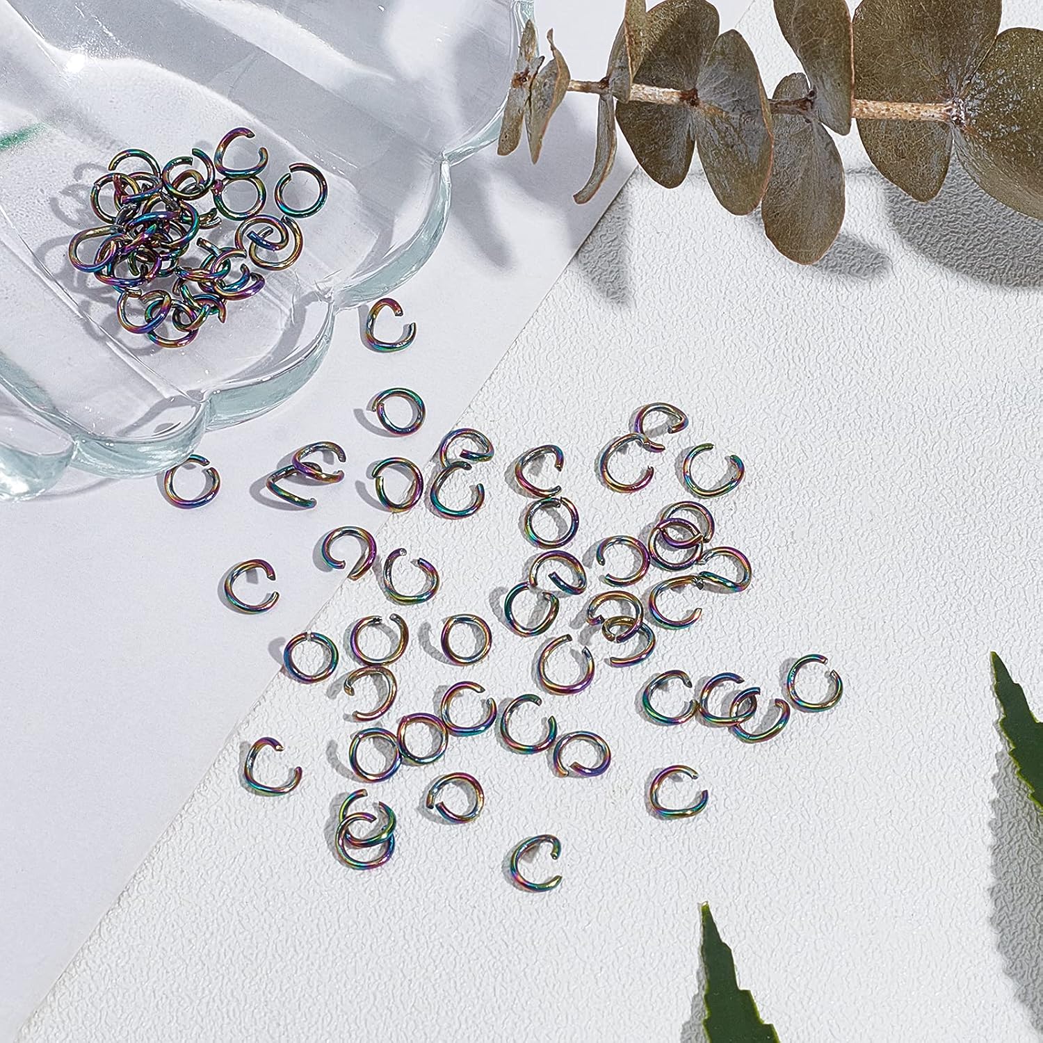 CHGCRAFT 100 anillos de acero inoxidable chapados al vacío, anillos de salto de color arco iris para pulseras, aretes, collares, joyería, 0.197 x