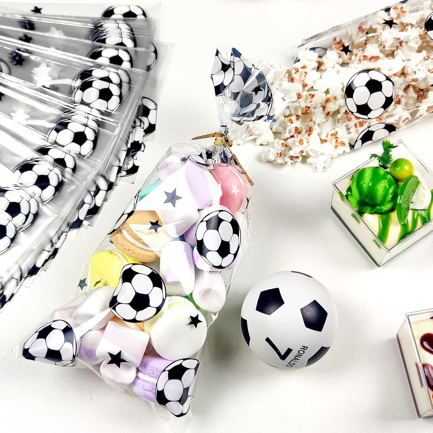 Paquete de 100 bolsas de regalo de celofán, bolsas de regalo transparentes de fútbol a granel con aperitivo de galletas de caramelo, suministros de