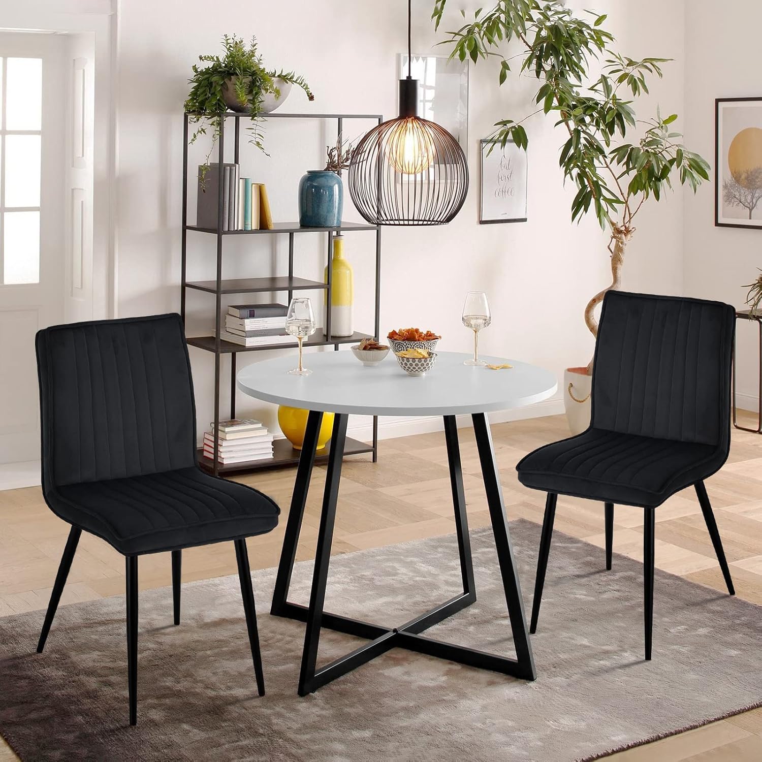 TUKAILAi Juego de 4 sillas de comedor de terciopelo, sillas de cocina tapizadas con respaldo y patas de metal fuertes, silla de ocio para sala de
