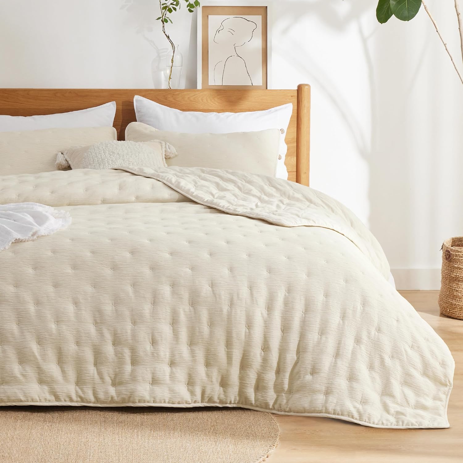 Bedsure Colcha beige tamaño King  Juego de ropa de cama ligero y suave para todas las estaciones, juego de edredón de punto de cruz, 3 piezas, 1