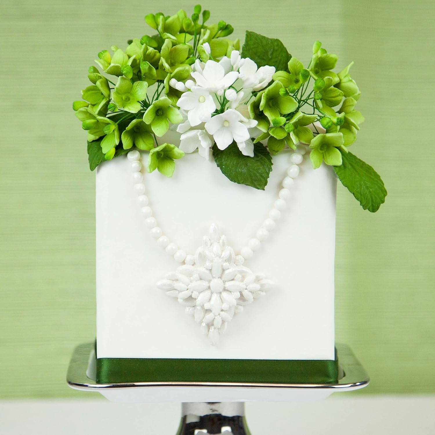 Global Sugar Art Hydrangea Blossoms Sugar Cake Flowers Spray Green, 4 unidades por el chef Alan Tetreault