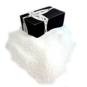 Azúcar de perlas suecas de Cuckoo Luckoo Confections, bolsa de 2 libras en una caja de corbata negra Azúcar de perlas suecas de Cuckoo Luckoo Confections, bolsa de 2 libras en una caja de corbata negra