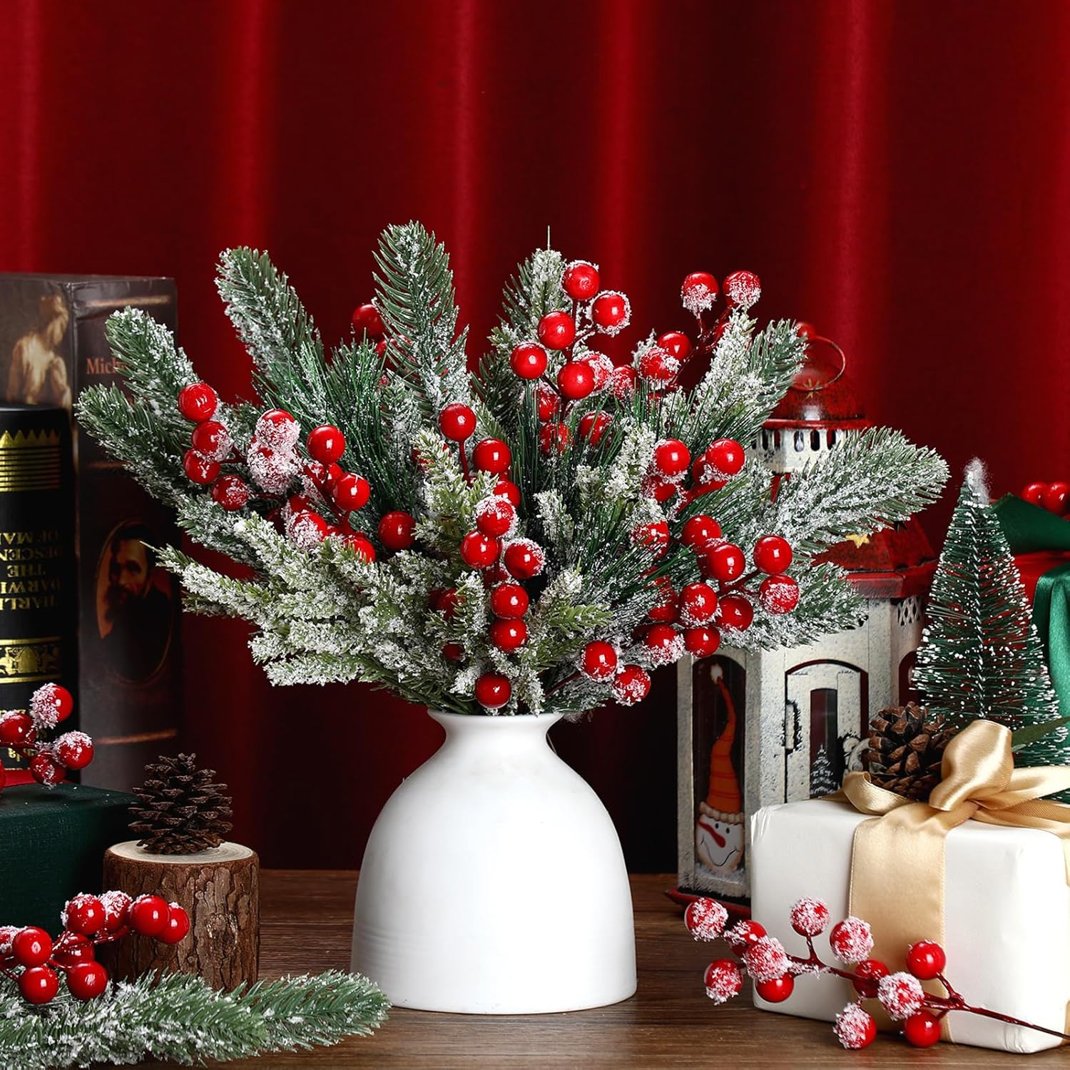 Lyrow 80 piezas de palillos artificiales de pino nevado de Navidad, tallos artificiales de bayas rojas, ramas de pino de cedro sintético, ramas para