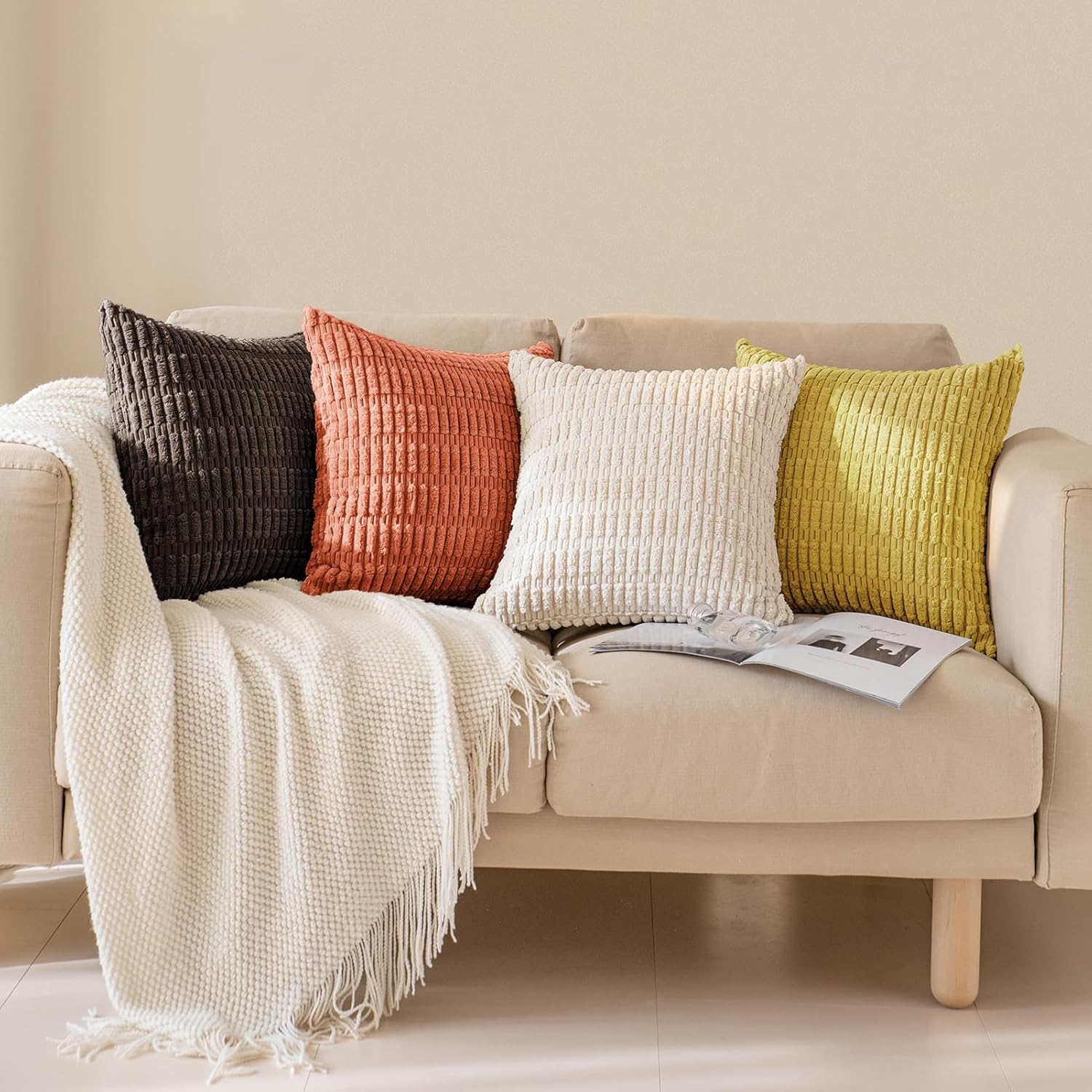 Softalker Juego de 4 fundas de almohada de pana suave a rayas bohemias de 16 x 16 pulgadas, fundas decorativas modernas para sofá, dormitorio, sala