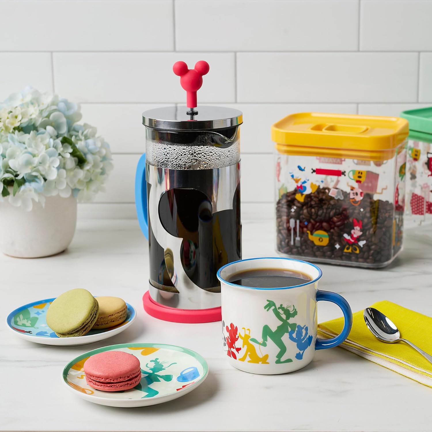 Disney Juego de tazas y plantillas de café de Mickey Mouse y sus amigos