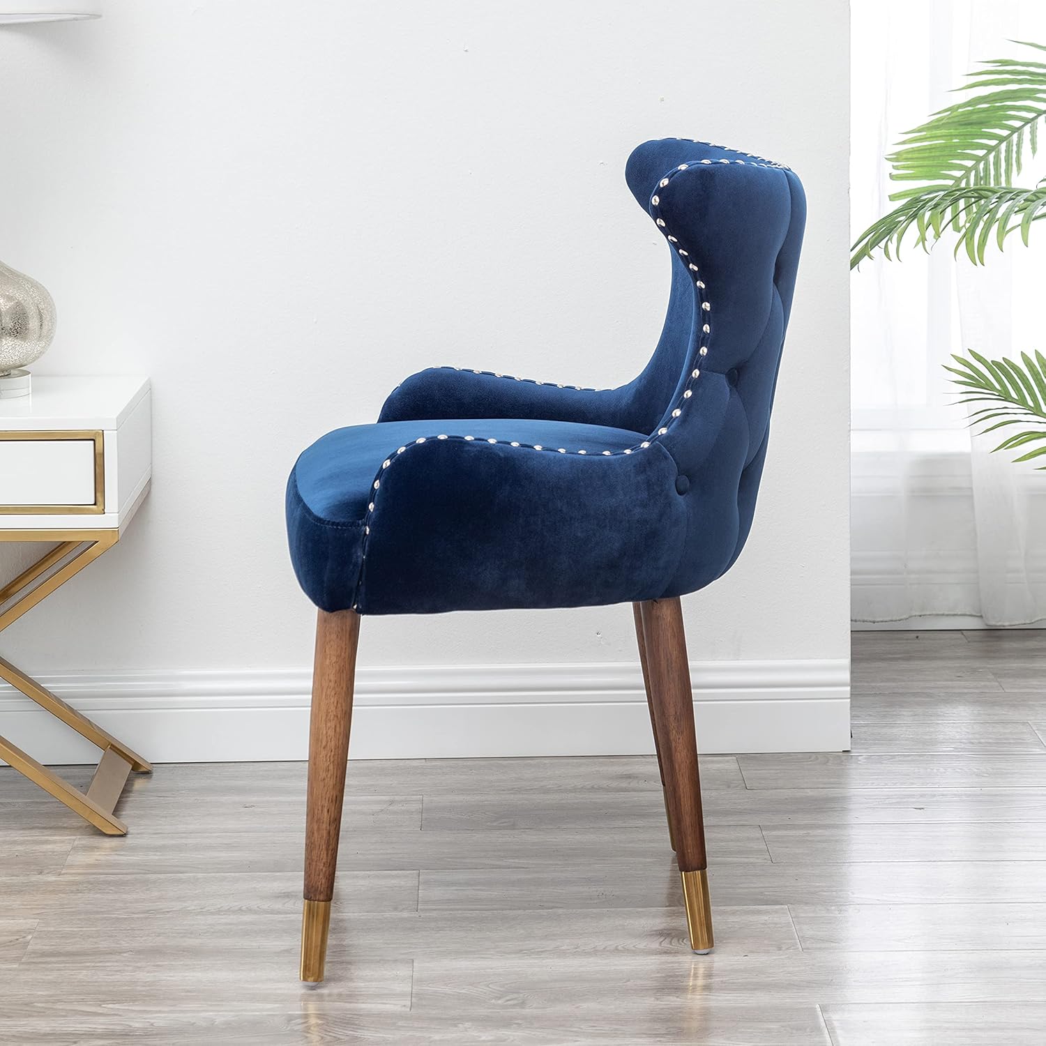 Roundhill Furniture Lindale – Silla decorativa tapizada de terciopelo, con ribete de clavos, color azul