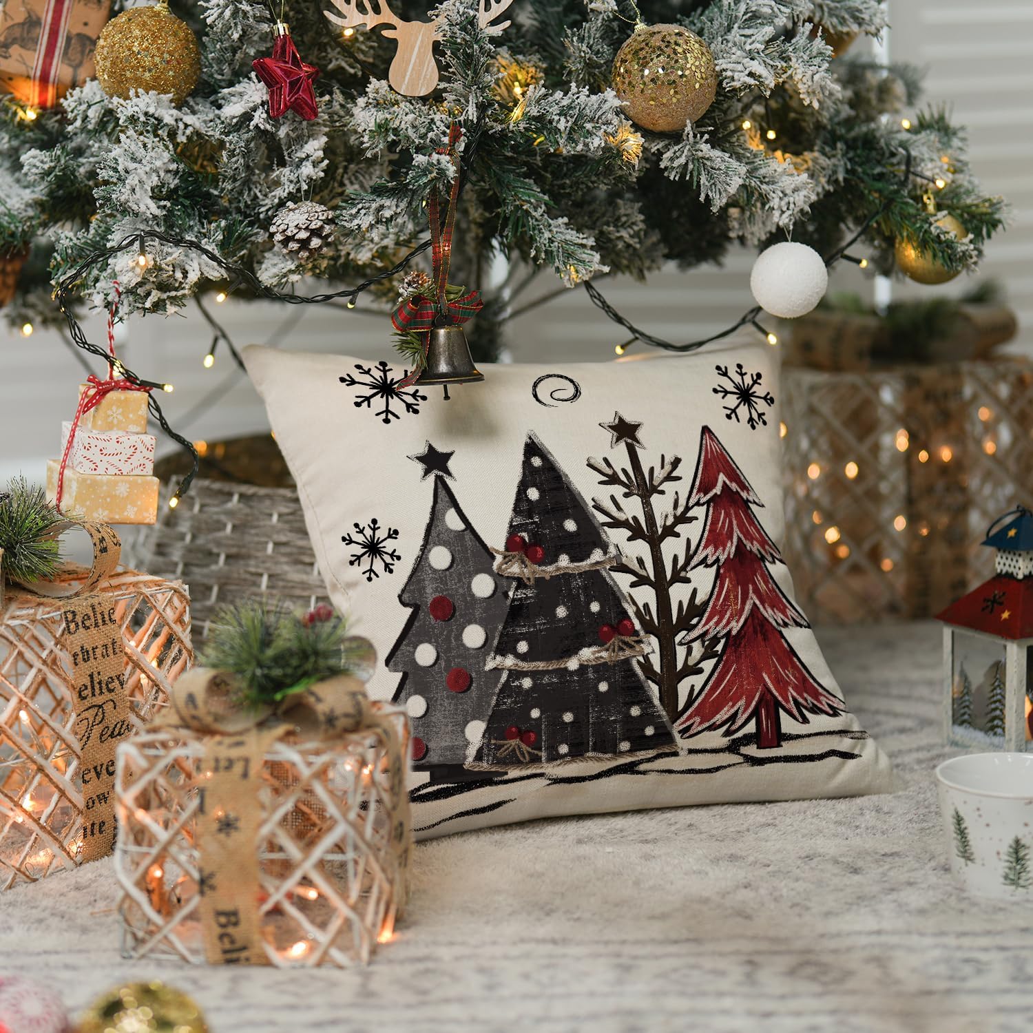 AVOIN colorlife Funda de almohada con diseño de árboles de Navidad a cuadros rojos y negros, 20 x 20 pulgadas, decoración de invierno para sofá
