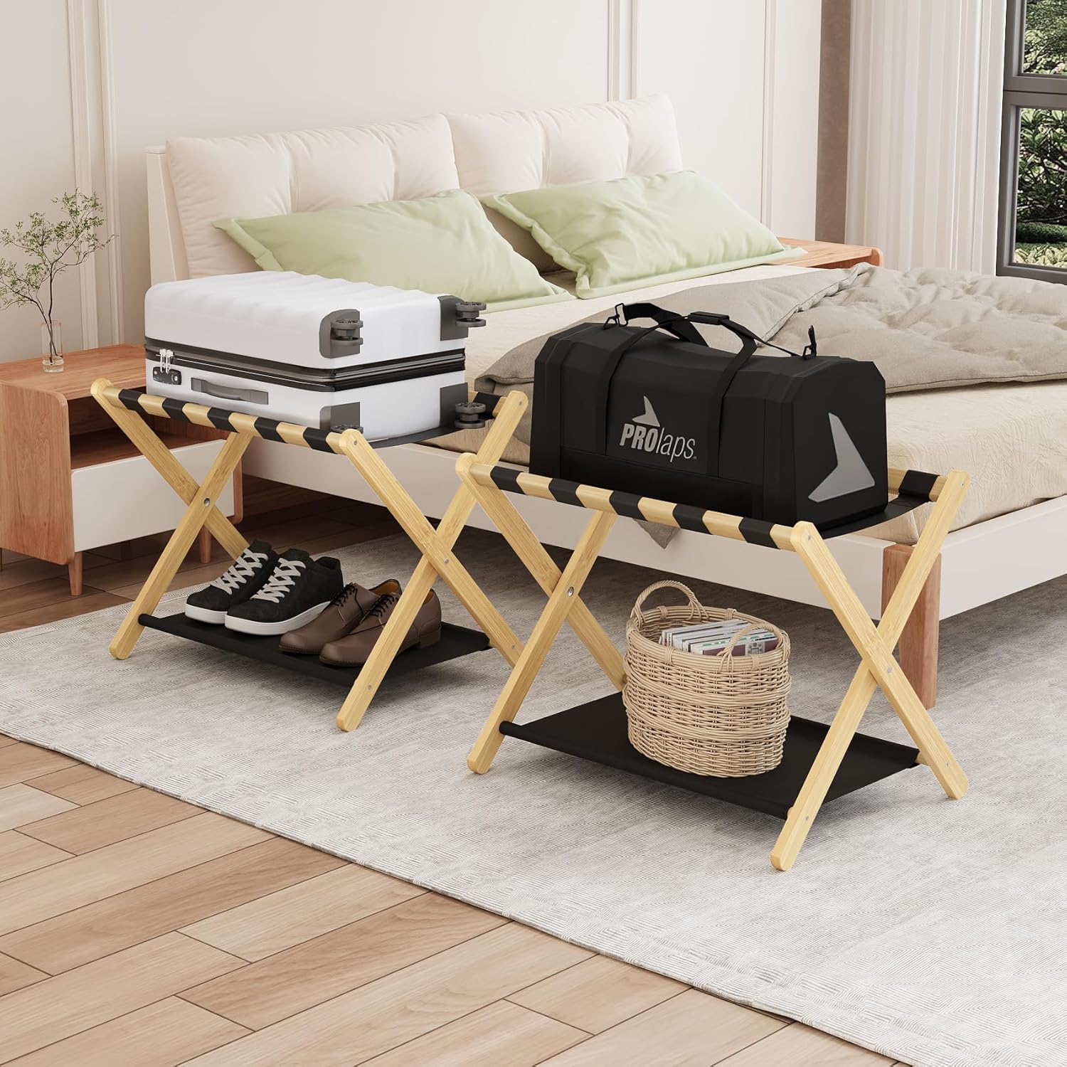 Paquete de 2 portaequipajes de bambú natural, soporte plegable para maleta con estante de almacenamiento, soporte de equipaje fácil de montar con 5