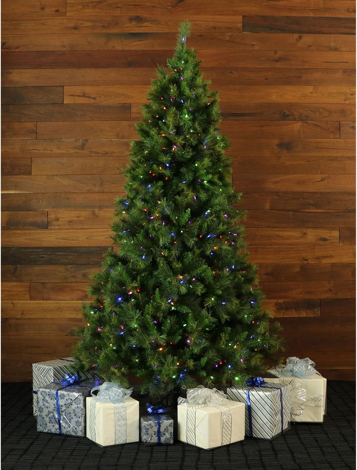 Fraser Hill Farm Árbol de Navidad artificial de pino cañón de 6.5 pies con doble luces LED multicolor y blanco cálido y soporte, árbol falso
