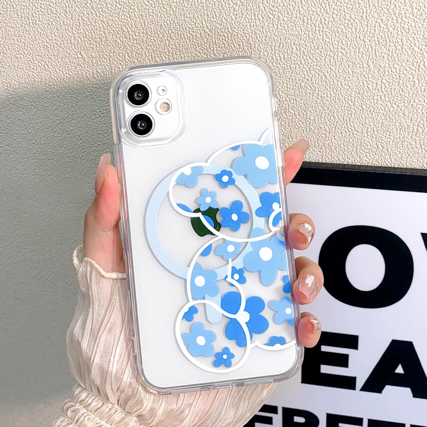 NITITOP Funda compatible con iPhone 11 compatible con MagSafe Cute Clear Flower Floral Bear Design para niñas y mujeres, TPU suave a prueba de