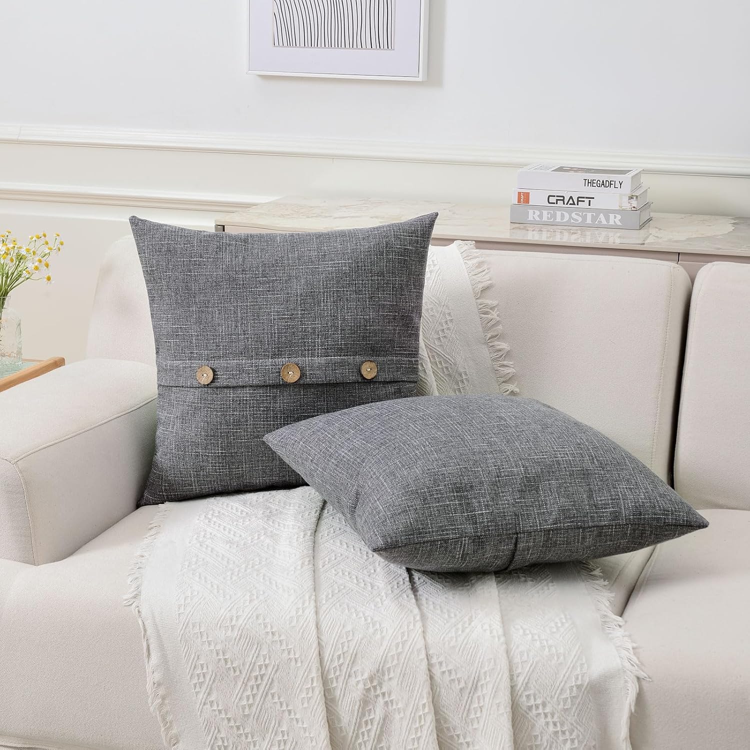 Ikuoic Juego de 2 fundas de almohada decorativas de lino gris oscuro de 24 x 24 pulgadas, funda de cojín cuadrada europea con 3 botones