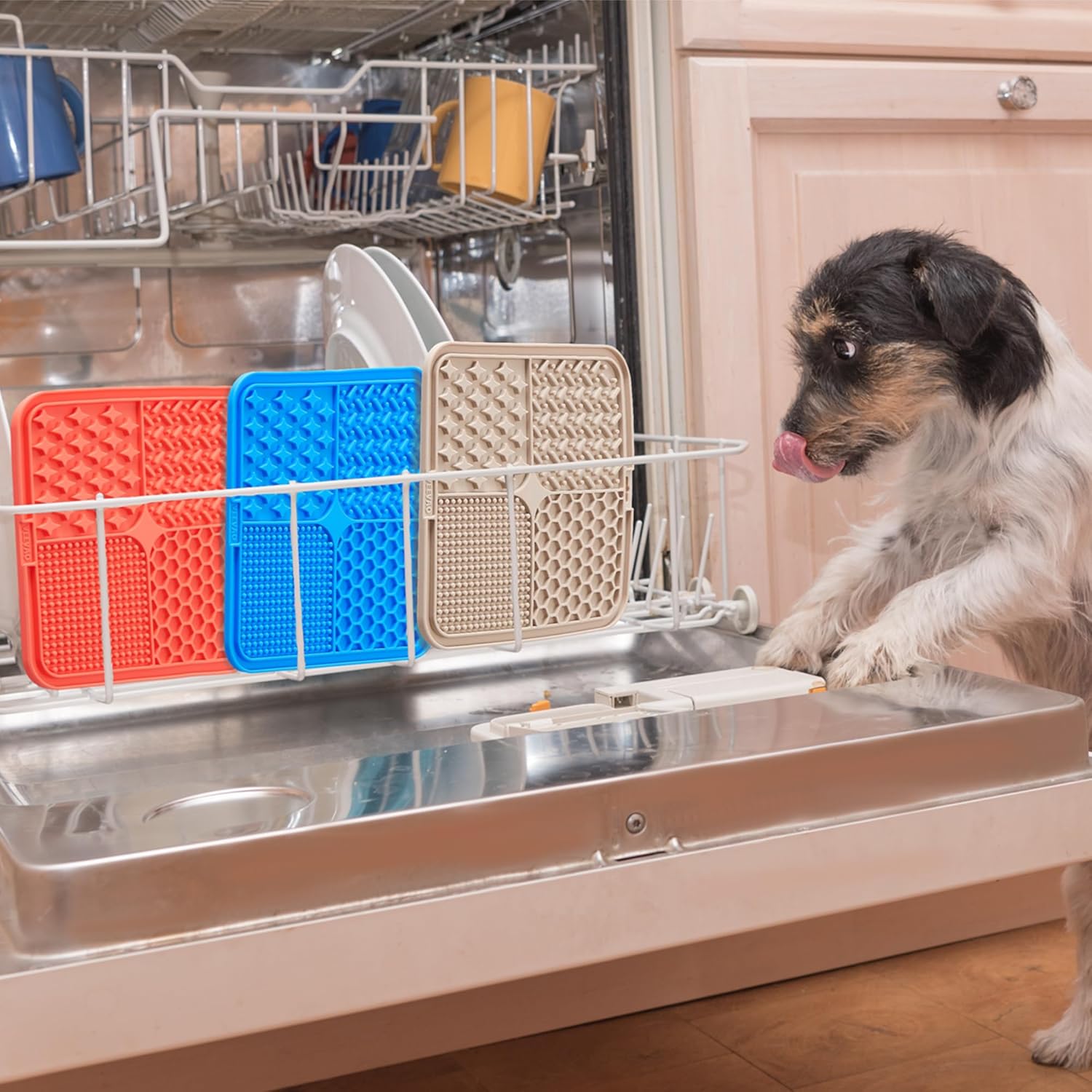Tapete para lamer perros, 8 x 8 pulgadas, de silicona de grado alimenticio para perros y gatos, 2 alfombrillas para lamer perros con ventosas,
