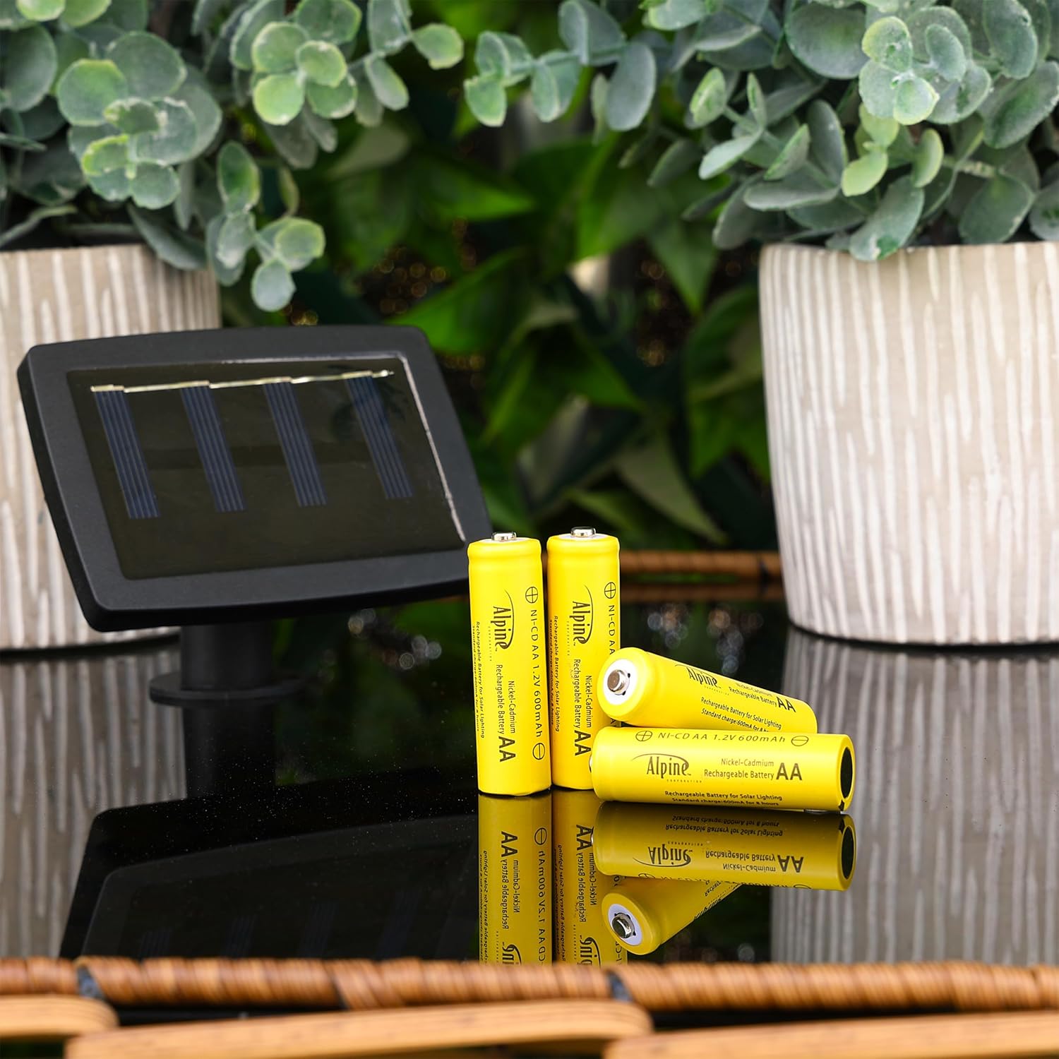 Alpine Corporation AA Ni-CD – Baterías recargables de repuesto para luces de jardín con energía solar, juego de 4, color dorado