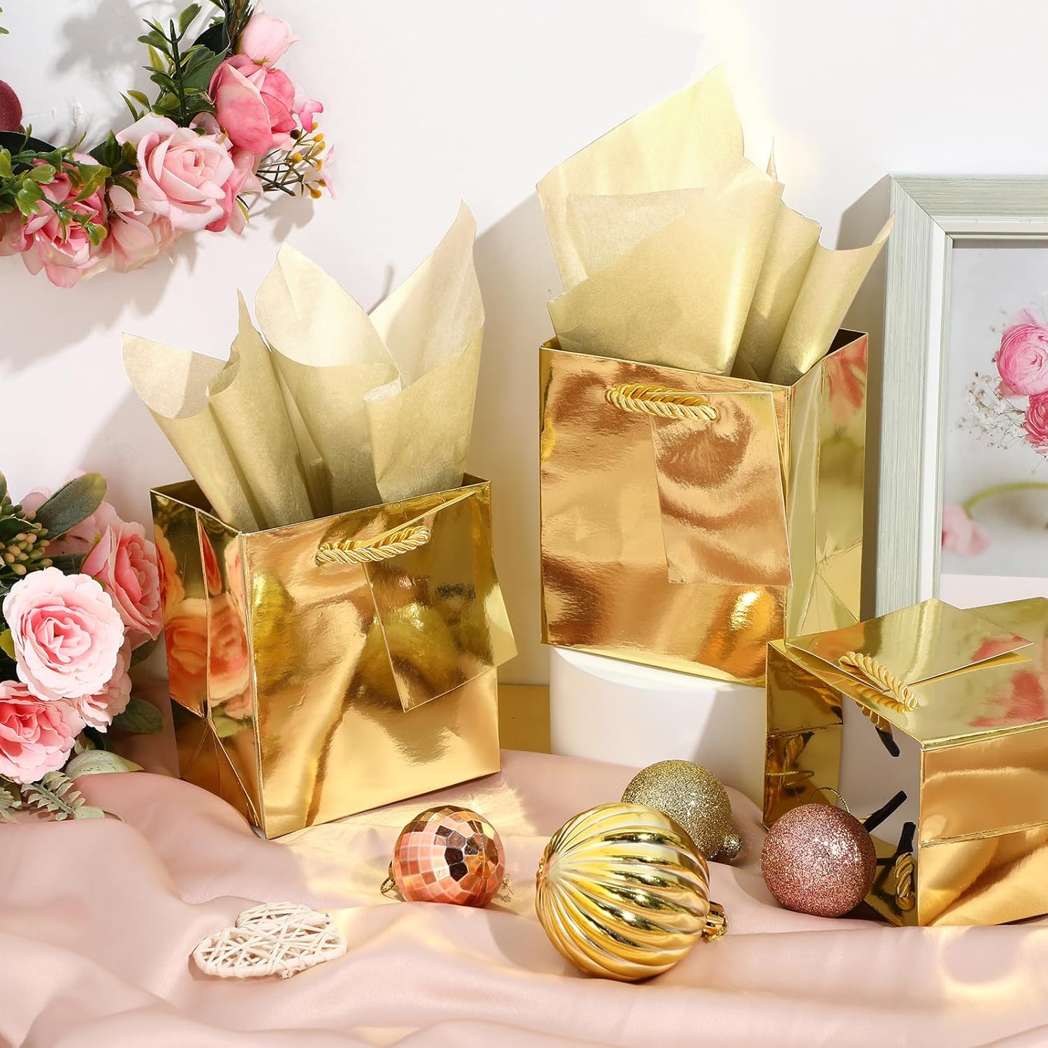 Tatuo Juego de 24 pequeñas bolsas metálicas de regalo a granel con asas, bolsas de papel con papel de seda para San Valentín, graduación, boda,