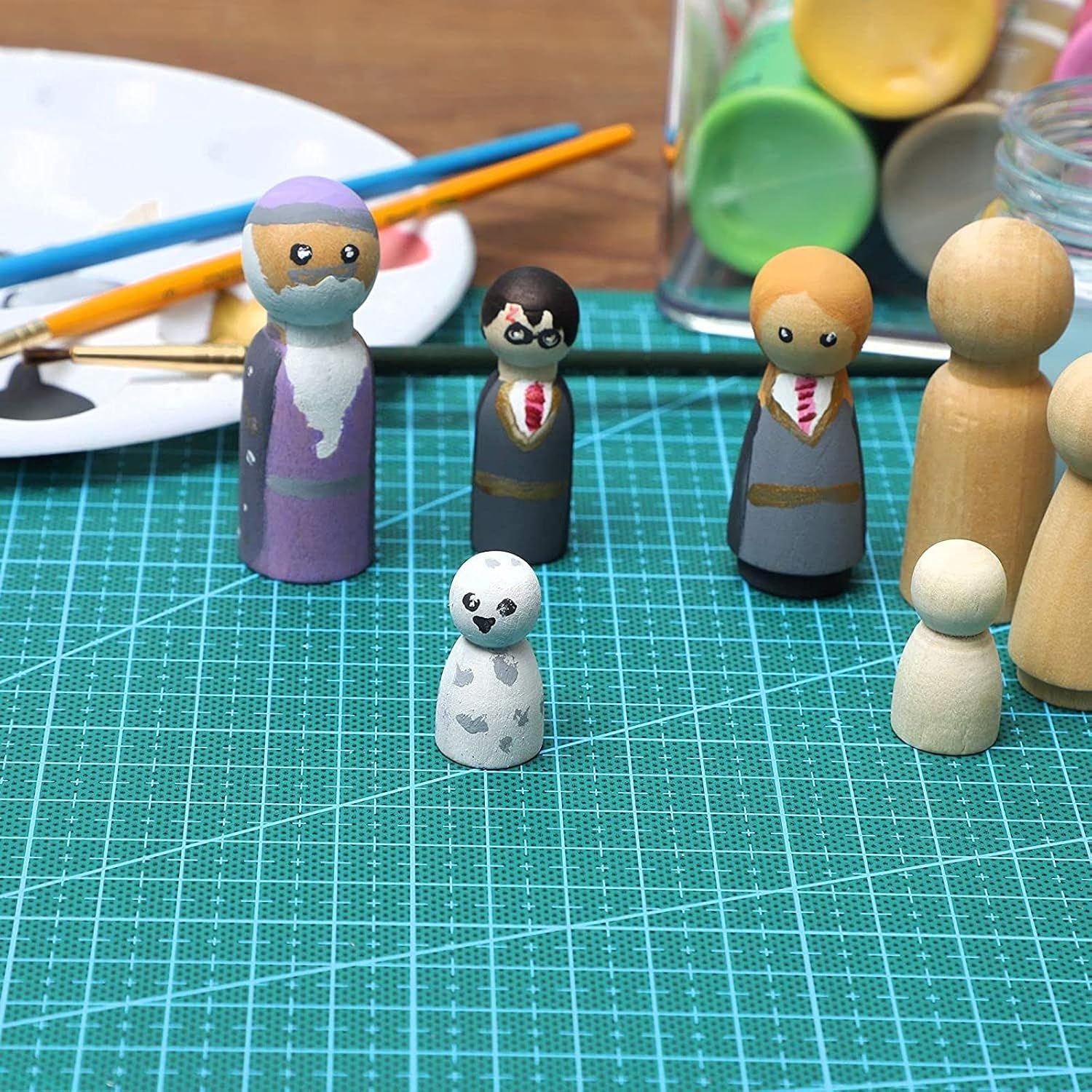 Bright Creations Muñecas de madera con clavijas, figuras de madera (1.1 pulgadas, 50 unidades)