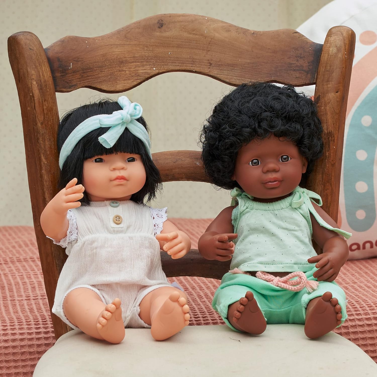 Muñeca de bebé anatómicamente correcta de 15 pulgadas de Miniland, Chica asiática