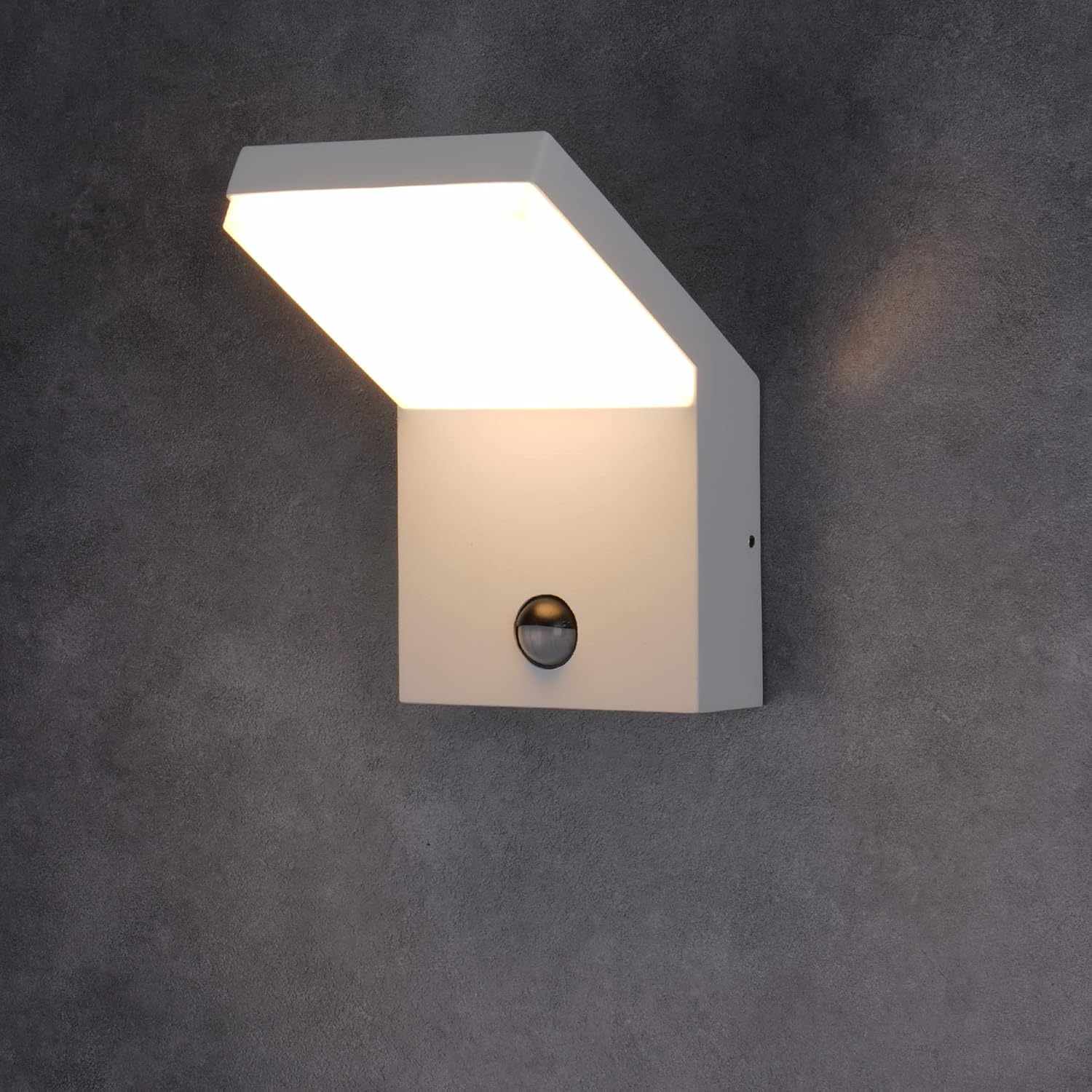 Inowel Paquete de 2 apliques de pared con sensor de movimiento para exteriores, luz LED blanca, moderna, para porche, IP54, impermeable, para