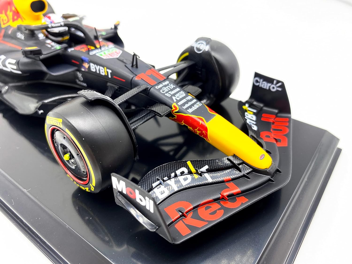 Bburago 2022 124 Nuevo F1 RB18#11Perez Racing Compatible con Red Bull 124 Estática Aleación Coche Regalo Coleccionable Modelo Die Cast
