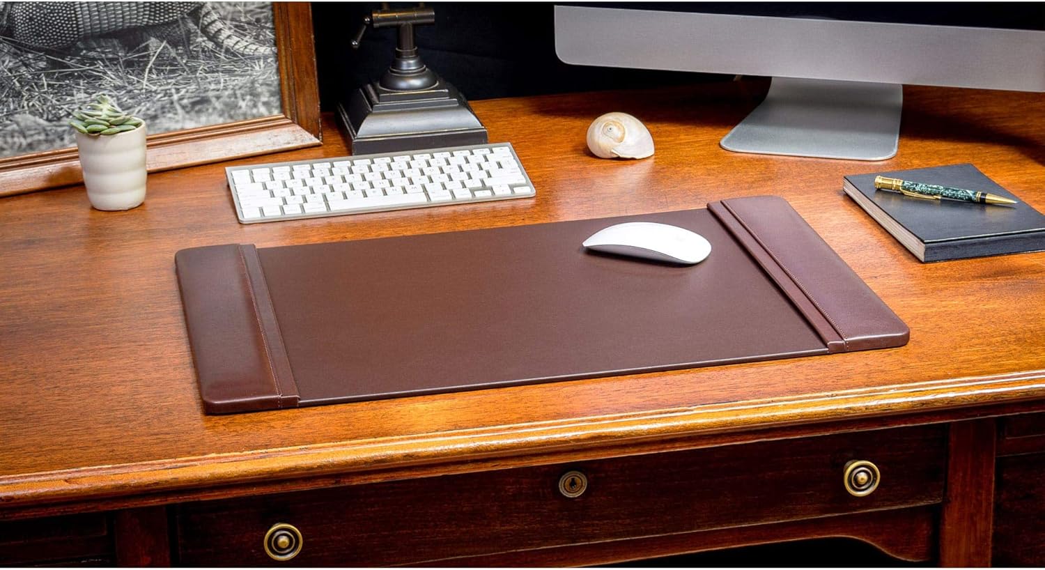 Dacasso Almohadilla con rieles laterales de cuero de lujo para escritura, protector de superficie de escritorio ejecutivo, 22 x 14 pulgadas, marrón