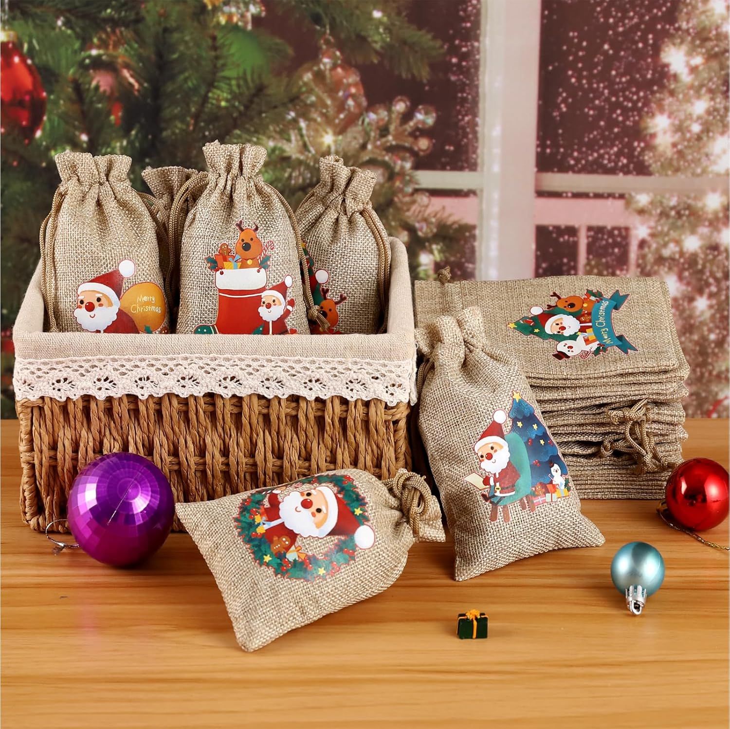 Hopttreely 24 bolsas de arpillera de Navidad, bolsas de Navidad de yute para regalos, bolsas de dulces de Navidad de 4 x 6 con cordones, bolsas