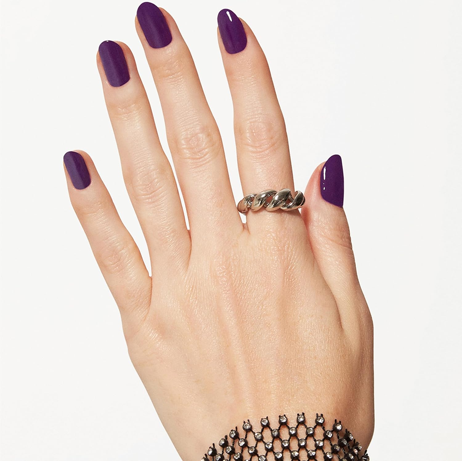 essie – Esmalte de uñas con calidad de centro de manicura, vegano, otoño de 2023, morado oscuro, Underground Ball, 0.46 onzas líquidas