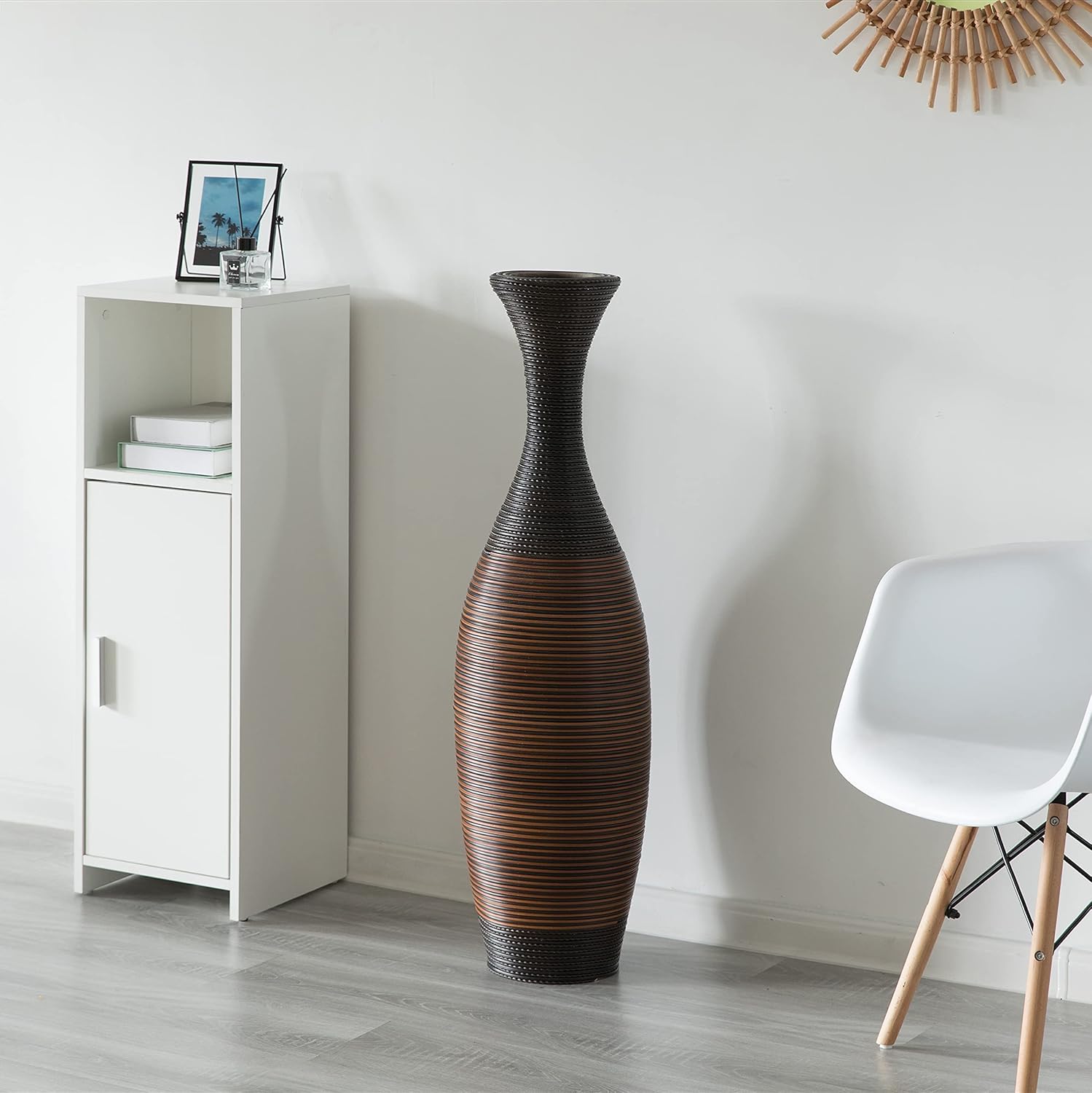 Uniquewise Jarrón alto de piso de diseño, jarrón grande para decoración del hogar, jarrón de piso de ratán artificial, jarrón marrón para sala de