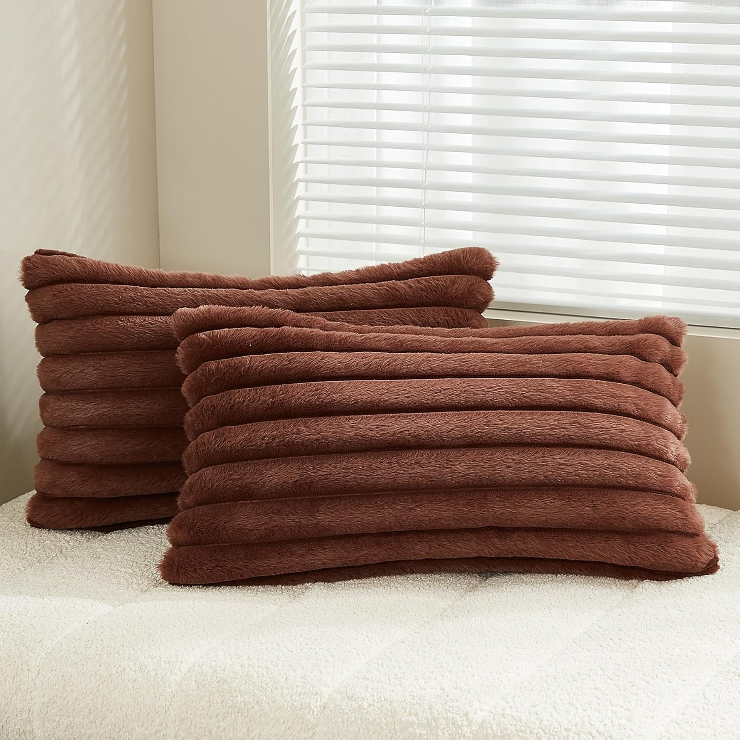 Uhamho Juego de 2 fundas de almohada rectangulares a rayas, fundas de cojín lumbares modernas, decorativas para el hogar, piel sintética de conejo,