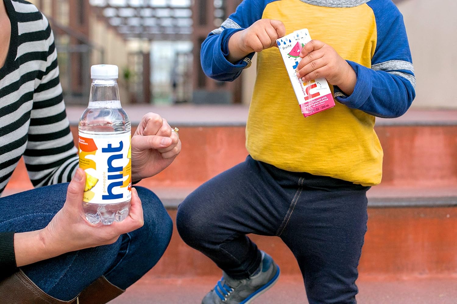 Hint Kids Agua de sabores surtidos sin azúcar sin endulzantes dietéticos 6.75 oz (caja con 32)