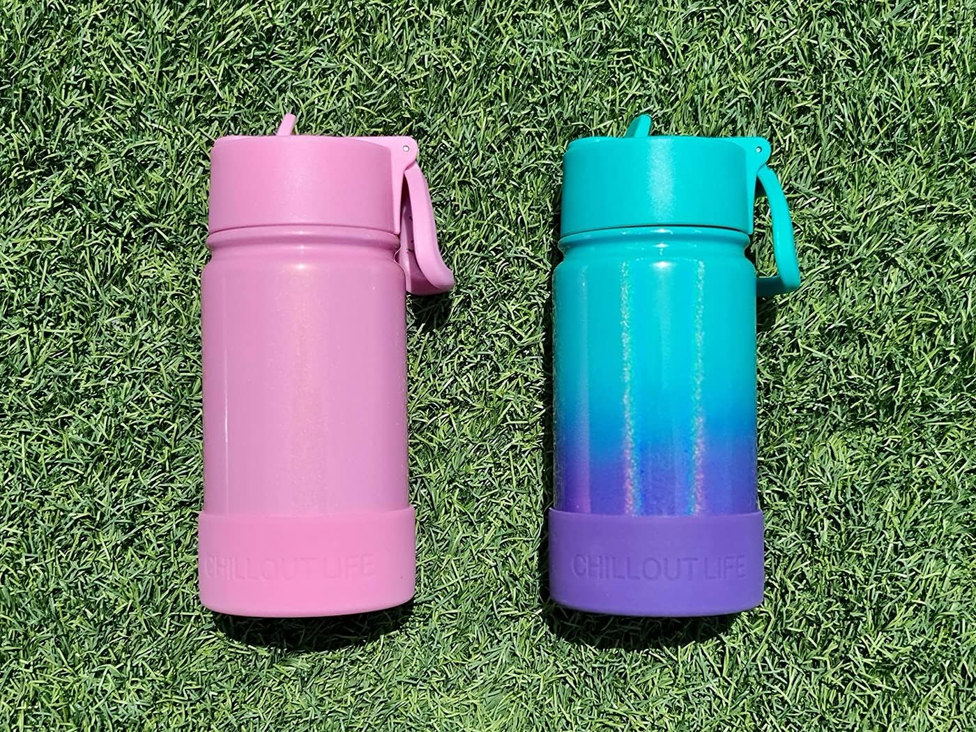 CHILLOUT LIFE – Botella de agua aislada de 12 onzas con tapa con pajilla para niños, a prueba de fugas y bonitas calcomanías impermeables, termo de
