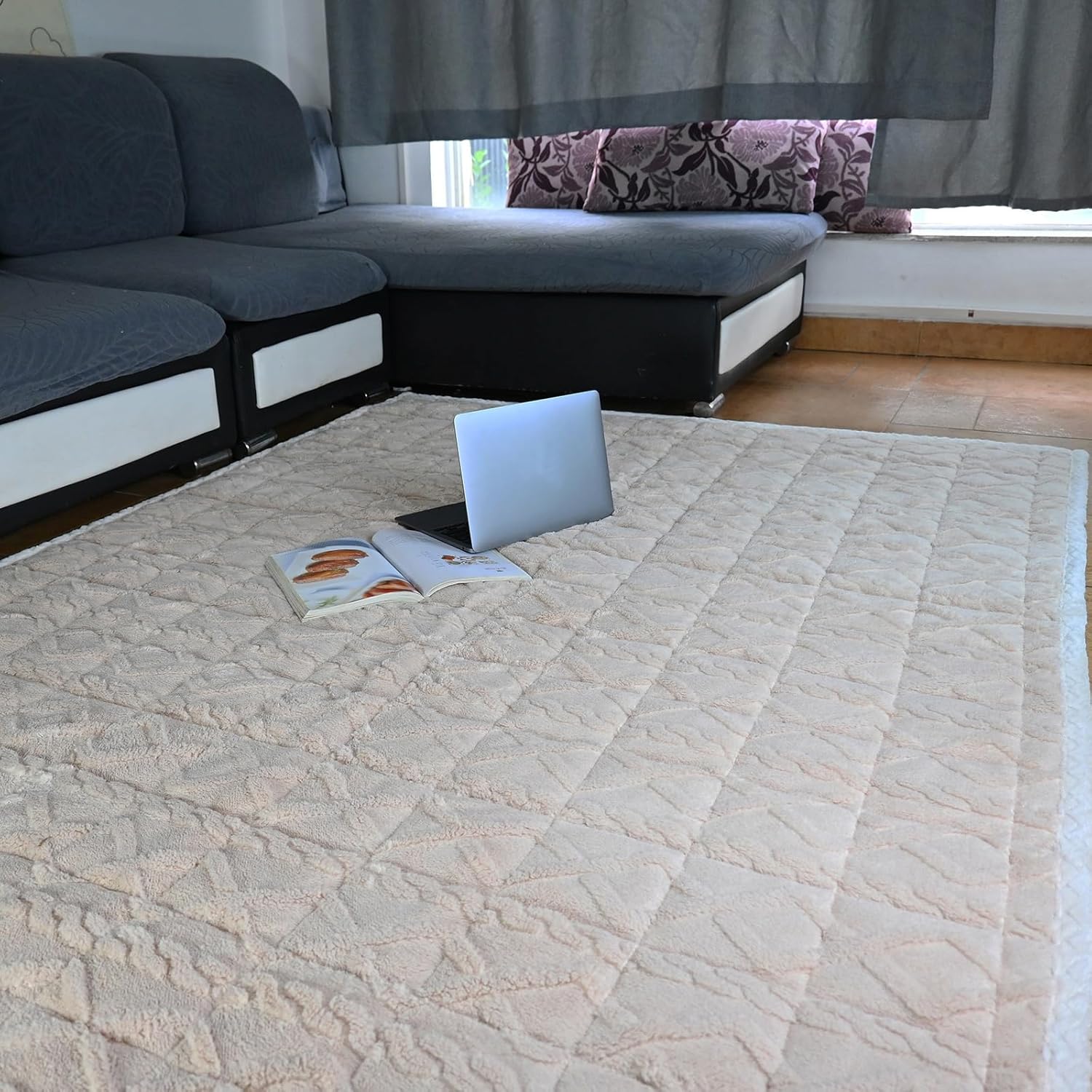 Beyeutao Alfombras de terciopelo grandes para dormitorio, sala de estar, alfombra mullida de 6 x 6.6 pies, alfombra antideslizante color camello
