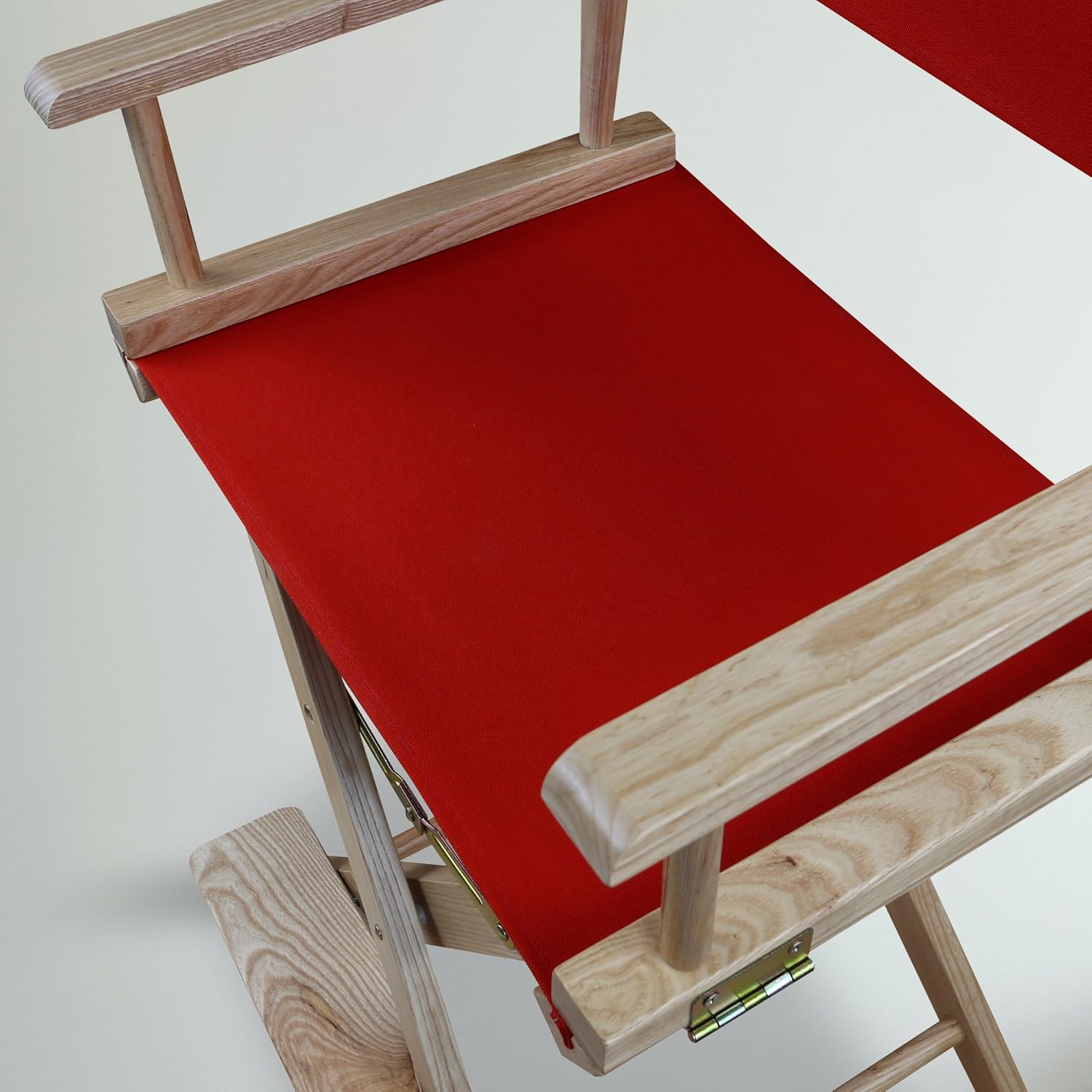 American Trails – Silla de director extra ancha de 24 pulgadas, marco natural con lienzo rojo, altura de mostrador
