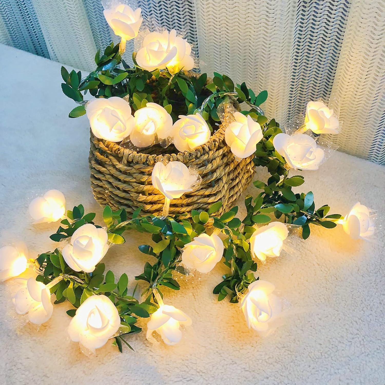 Guirnalda de luces de encaje de rosas y vides, guirnalda de flores de espuma artificial, luz blanca cálida, funciona con pilas para el día de San