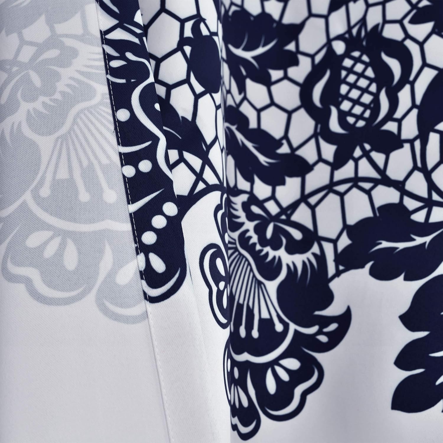 LUSH DÉCOR – Cortinas estampadas con filtro de luz azul marino Lush Decor Estate Garden para sala, comedor, dormitorio (par), largo ancho, 84 x 52