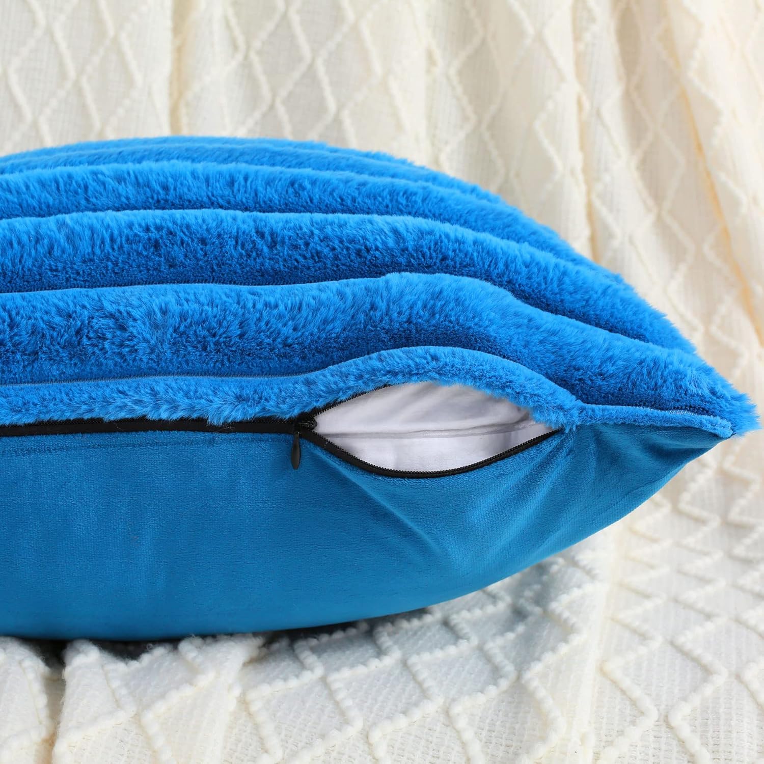 FUTEI – Juego de 2 fundas de almohada decorativas con rayas de color azul rey, 24 x 24 pulgadas, cuadradas y primaverales, piel sintética de conejo