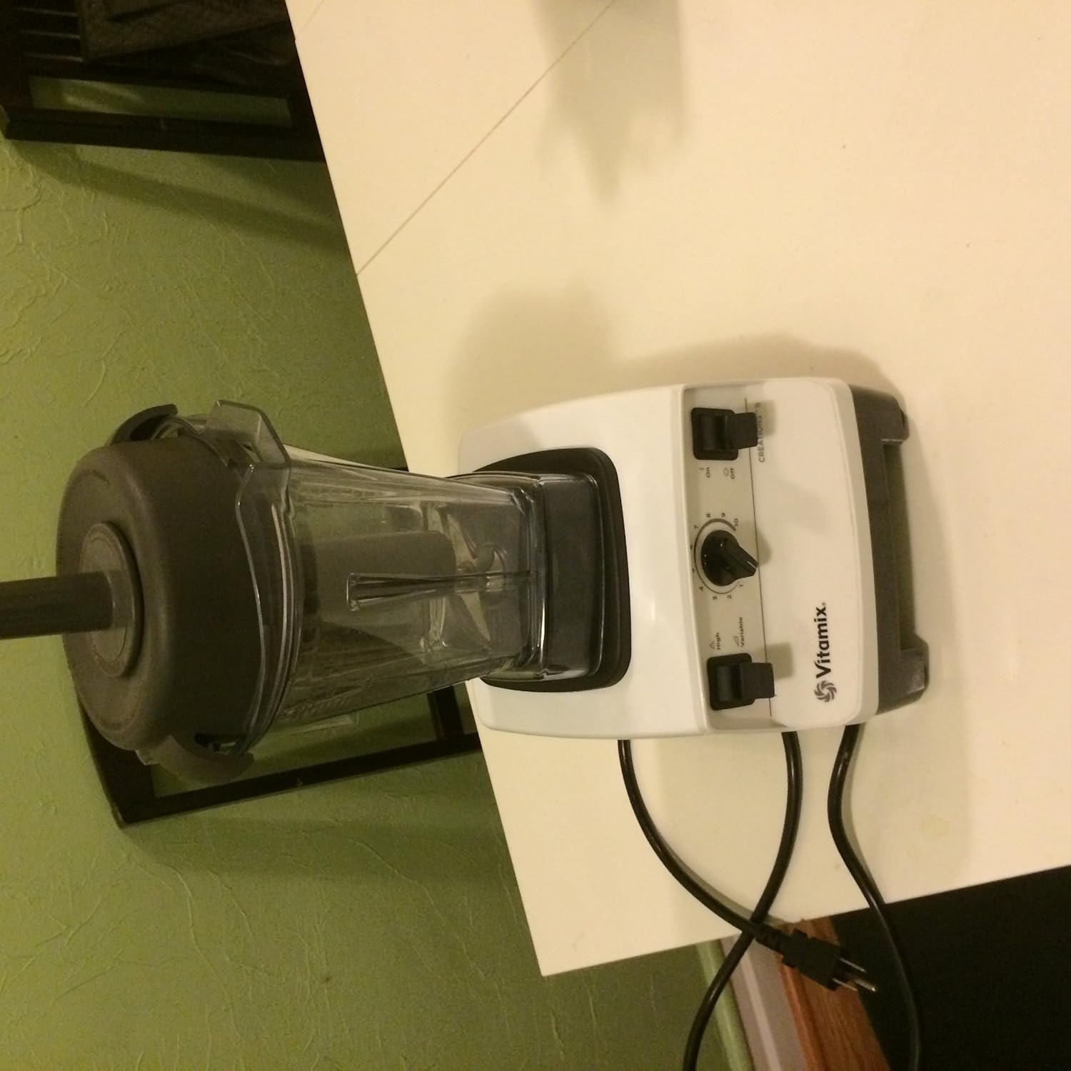 Vitamix 7500 Licuadora, grado profesional, 64 oz. Contenedor de bajo perfil, accesorio de raspador blanco y cuchilla, gris