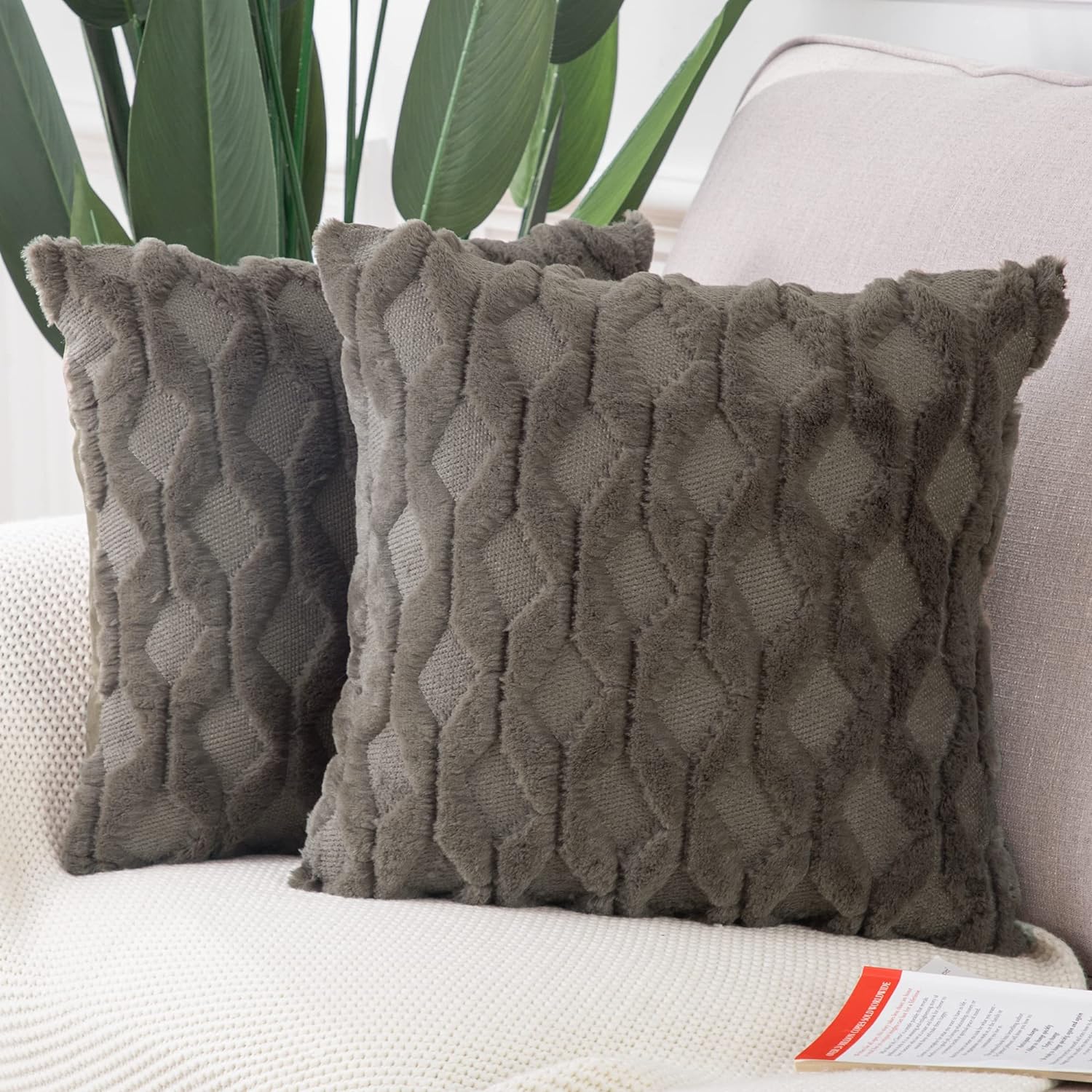 MADIZZ – Paquete de 2 fundas de almohada decorativas de terciopelo de lana suave y corta, estilo de lujo, para el sofá, el dormitorio, cuadrado