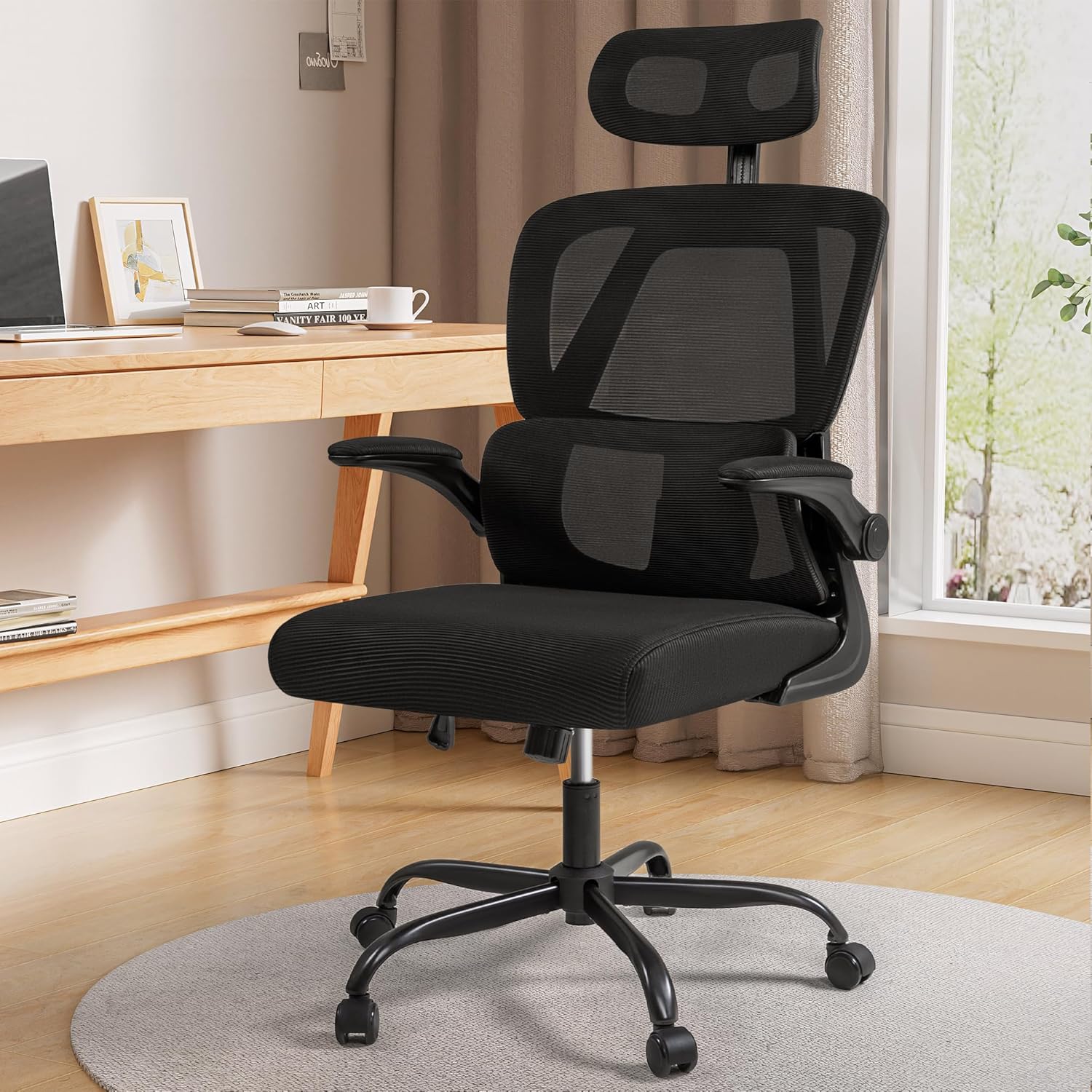 Silla de oficina ergonómica, asiento de malla transpirable, respaldo alto con soporte lumbar ajustable, reposacabezas y brazos abatibles, negro
