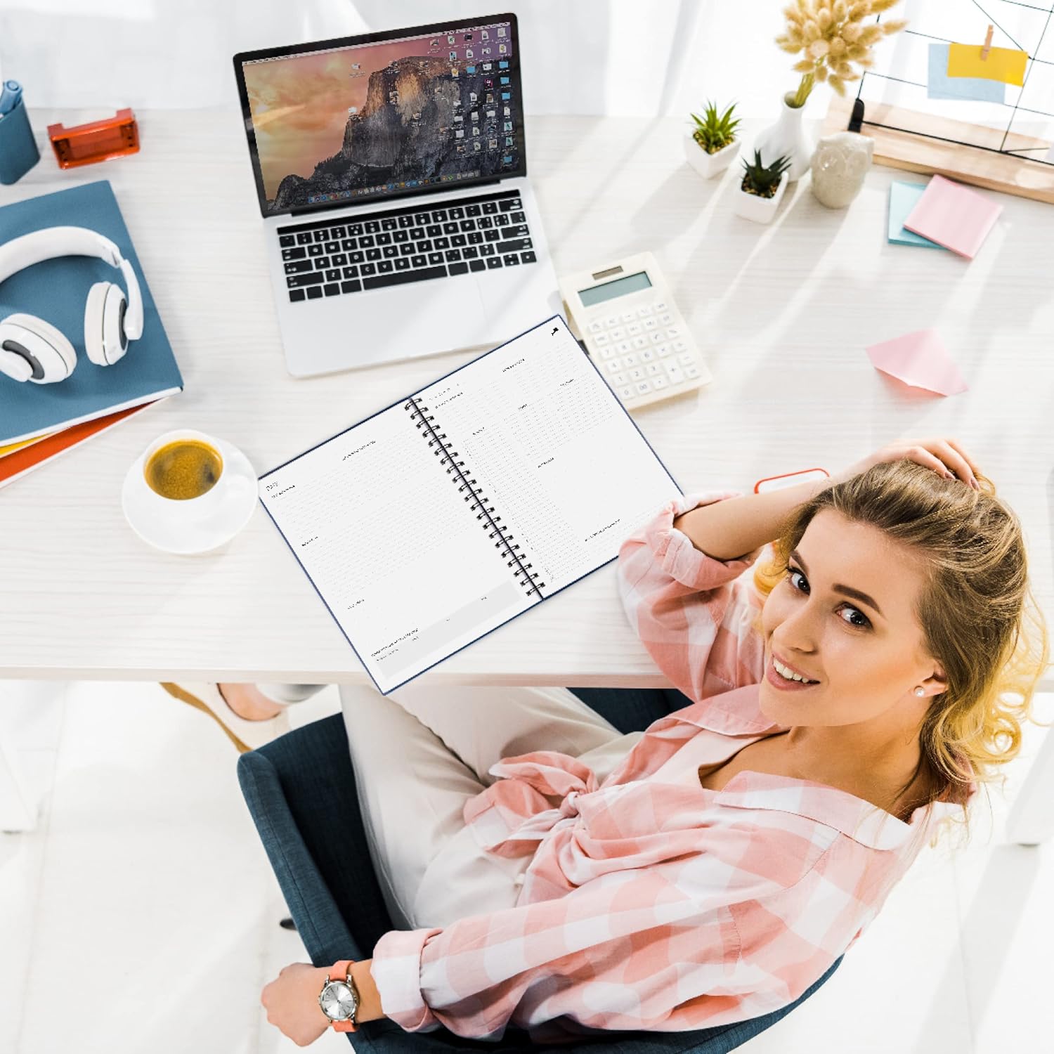 Agenda diaria  Agenda profesional de objetivos, calendario y diario de gratitud para aumentar la productividad, gestión del tiempo y felicidad
