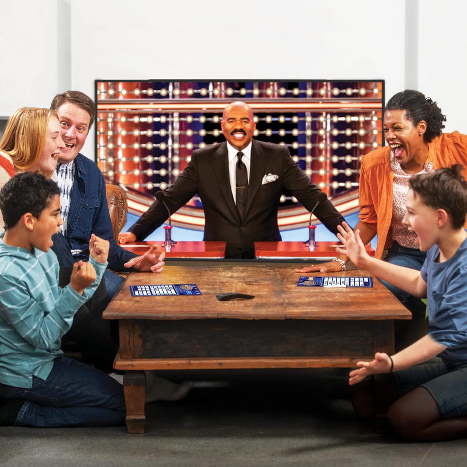 FEUD familiar con Steve Harvey Game, Transmite a Steve directamente en tu sala de estar, aplicación Gamestar+, Estudio emoción en casa, cientos de