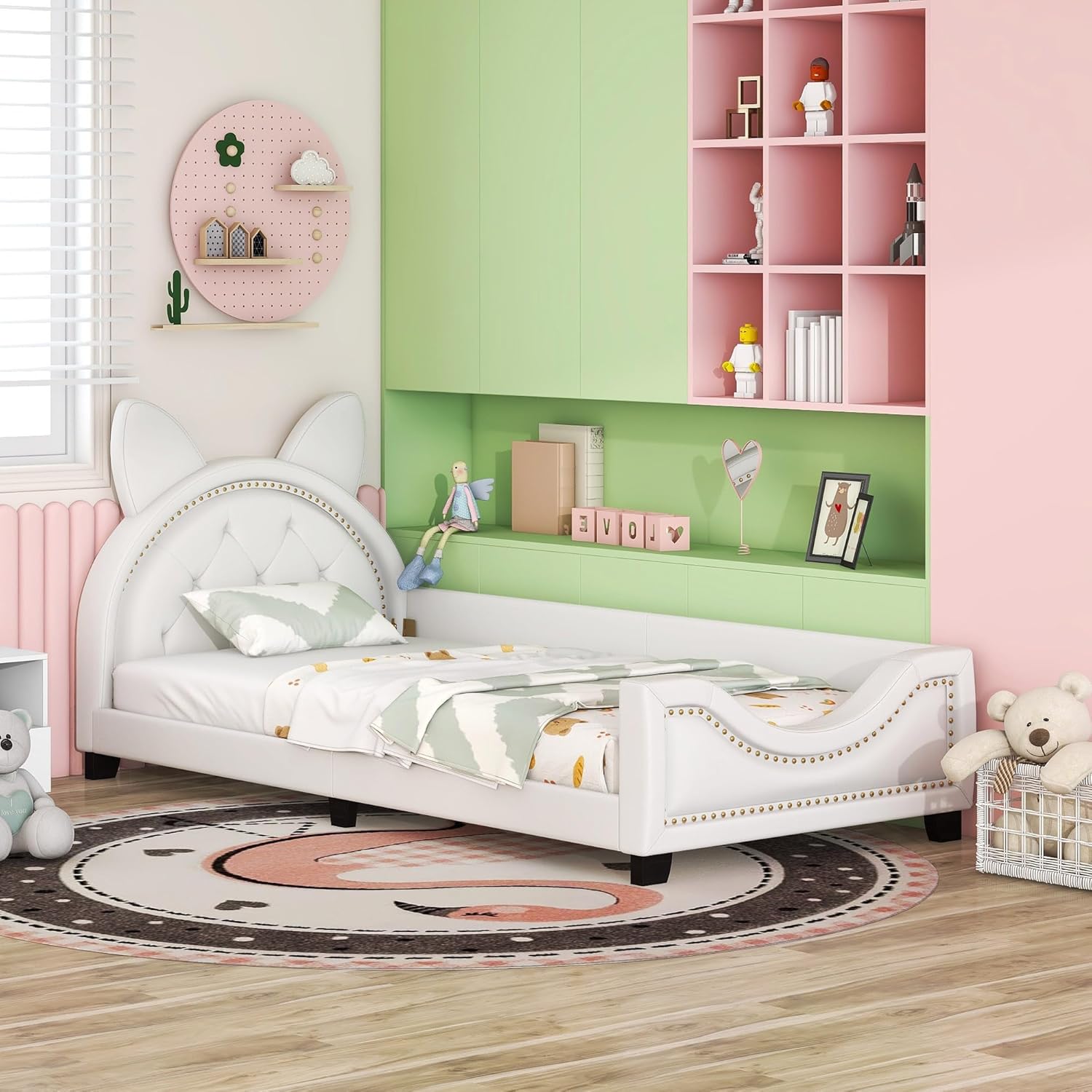 Cama individual tapizada blanca con cabecero copetudo en forma de orejas, base de cama de plataforma baja con rieles para niños, niñas, niños y