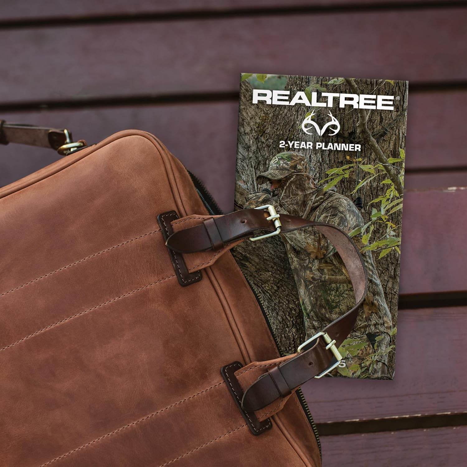 TURNER LICENSING Realtree Hidden Hunter 2024 – Agenda de dos años (24998161228)