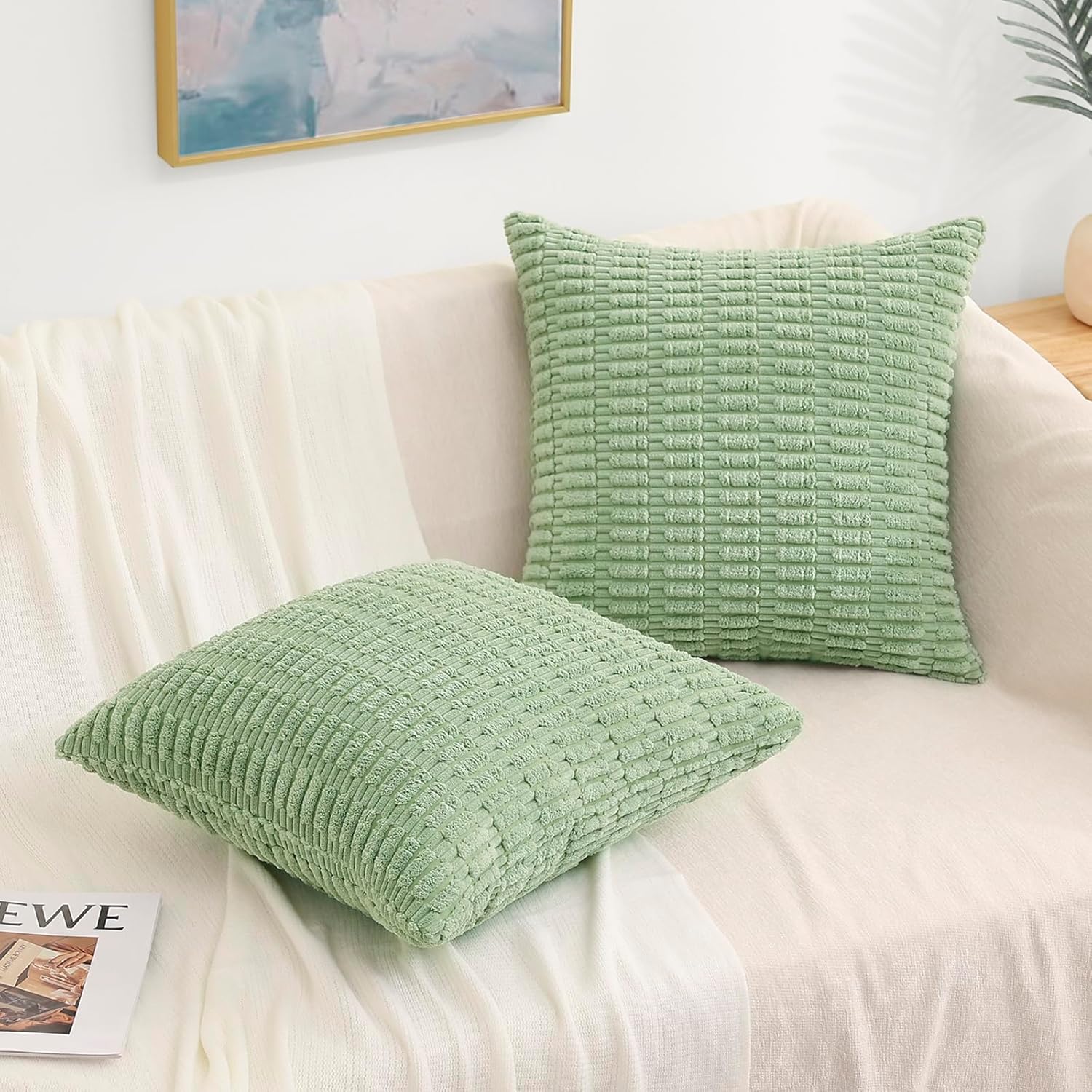 decorUhome Juego de 2 fundas de almohada decorativas de color verde salvia de 16 x 16 pulgadas, fundas de almohada cuadradas de pana suave a rayas