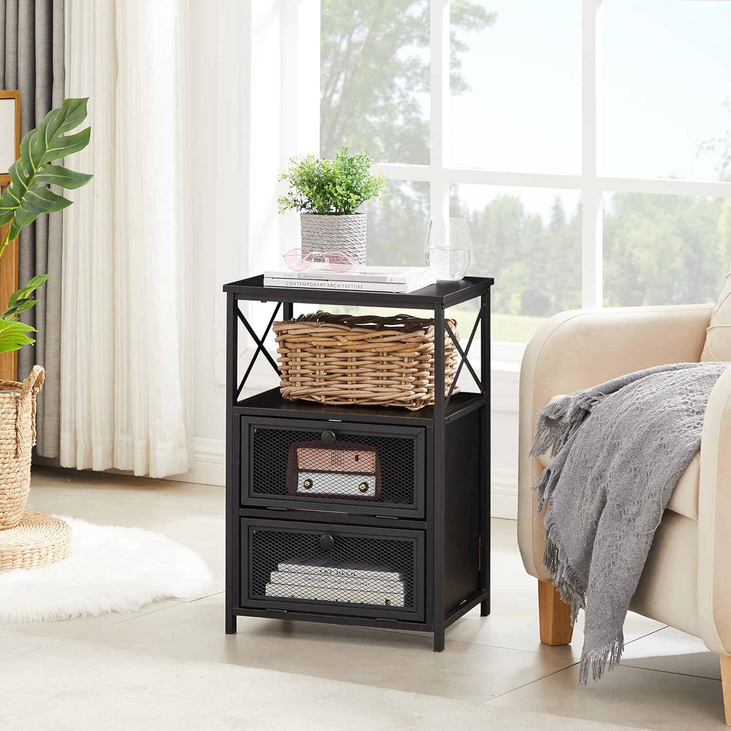 VECELO – Mesita de noche, mesa auxiliar con espacio de almacenamiento y puerta, mesitas de noche modernas para sala de estar, dormitorio, negro